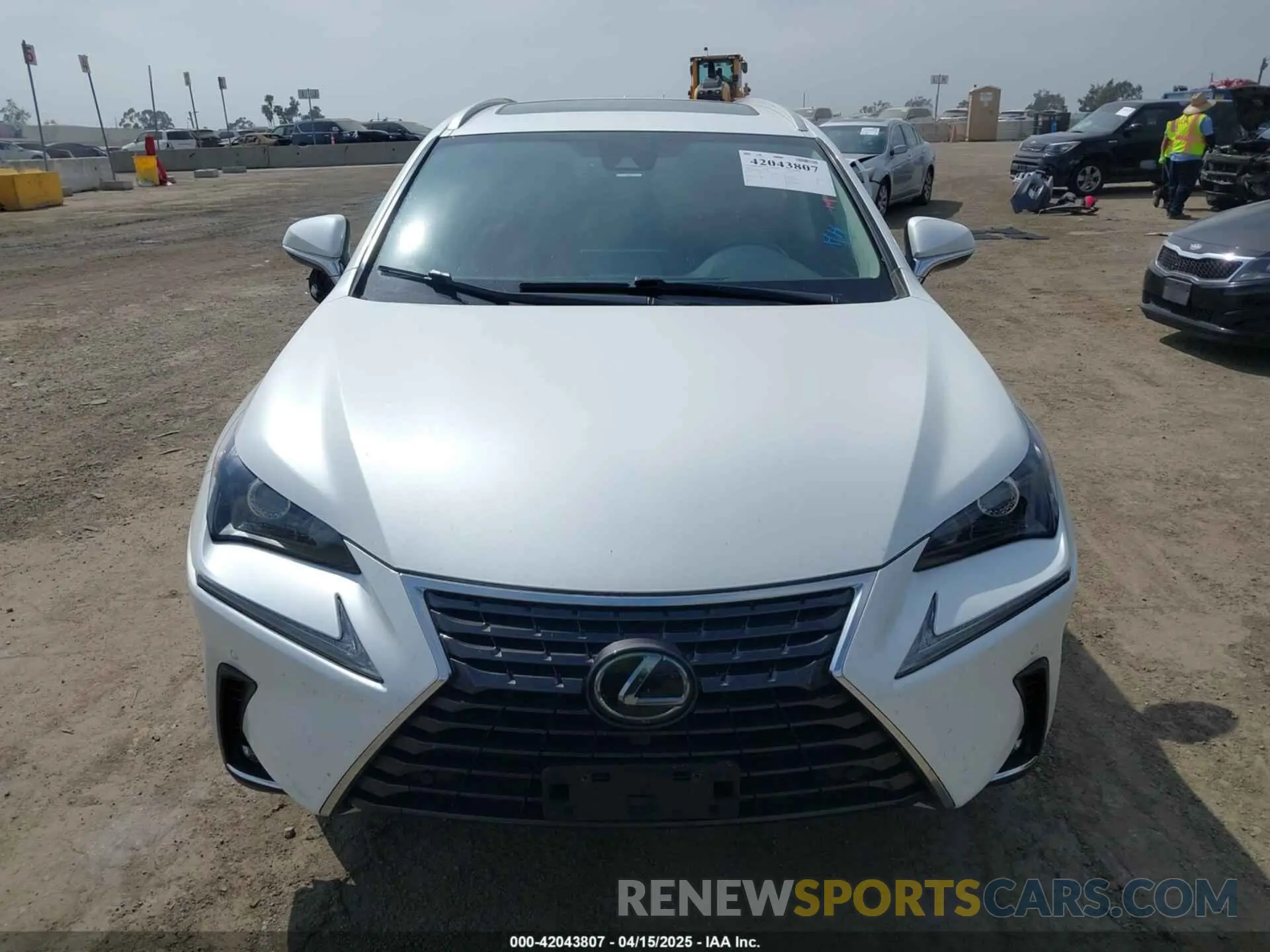 12 fotografías del automóvil dañado JTJGARBZ0L2176404 LEXUS NX 300 2020