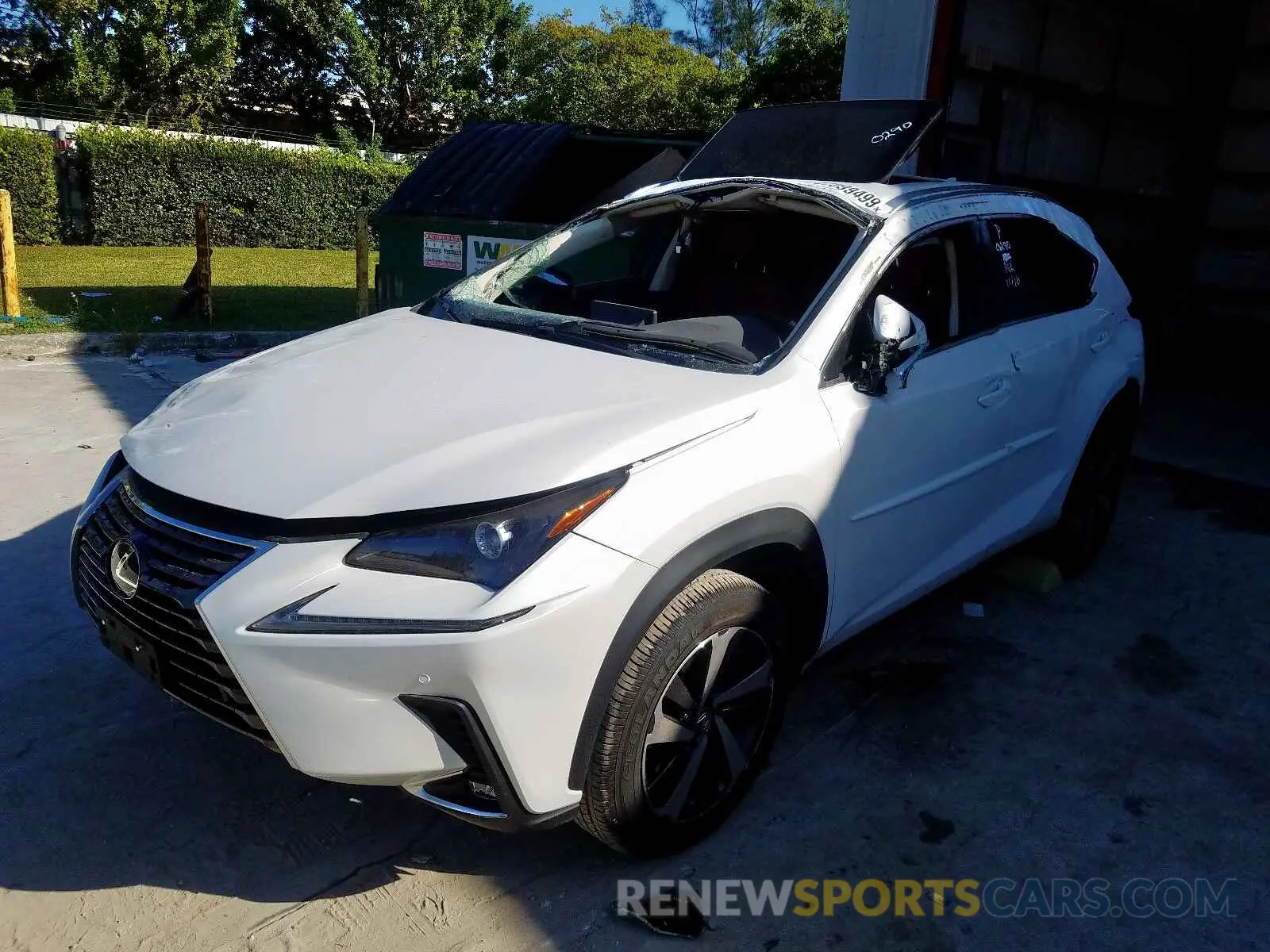 2 fotografías del automóvil dañado JTJGARBZ0L5000290 LEXUS NX 300 2020