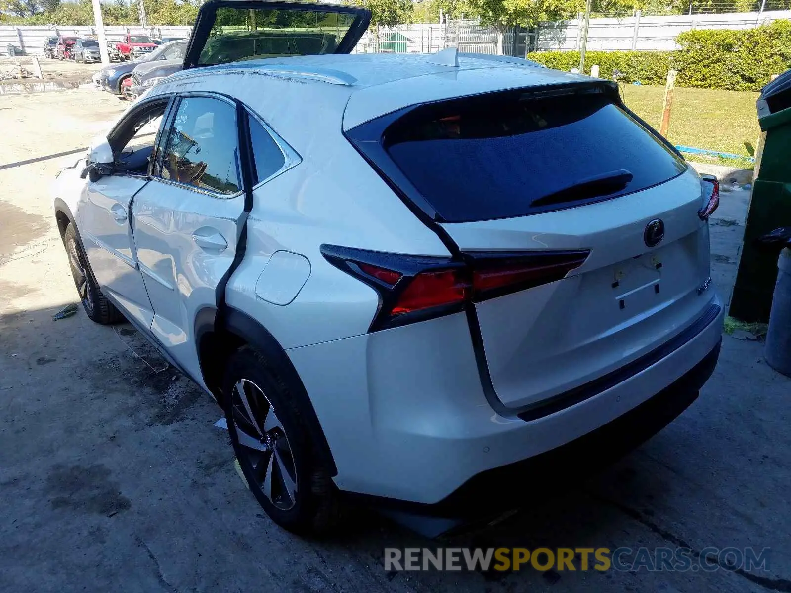 3 fotografías del automóvil dañado JTJGARBZ0L5000290 LEXUS NX 300 2020