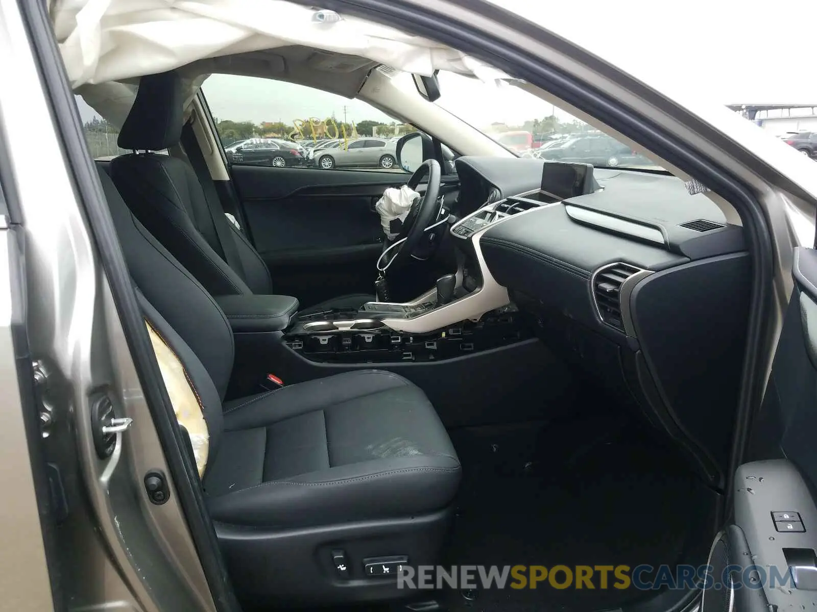 5 fotografías del automóvil dañado JTJGARBZ2L5006656 LEXUS NX 300 2020