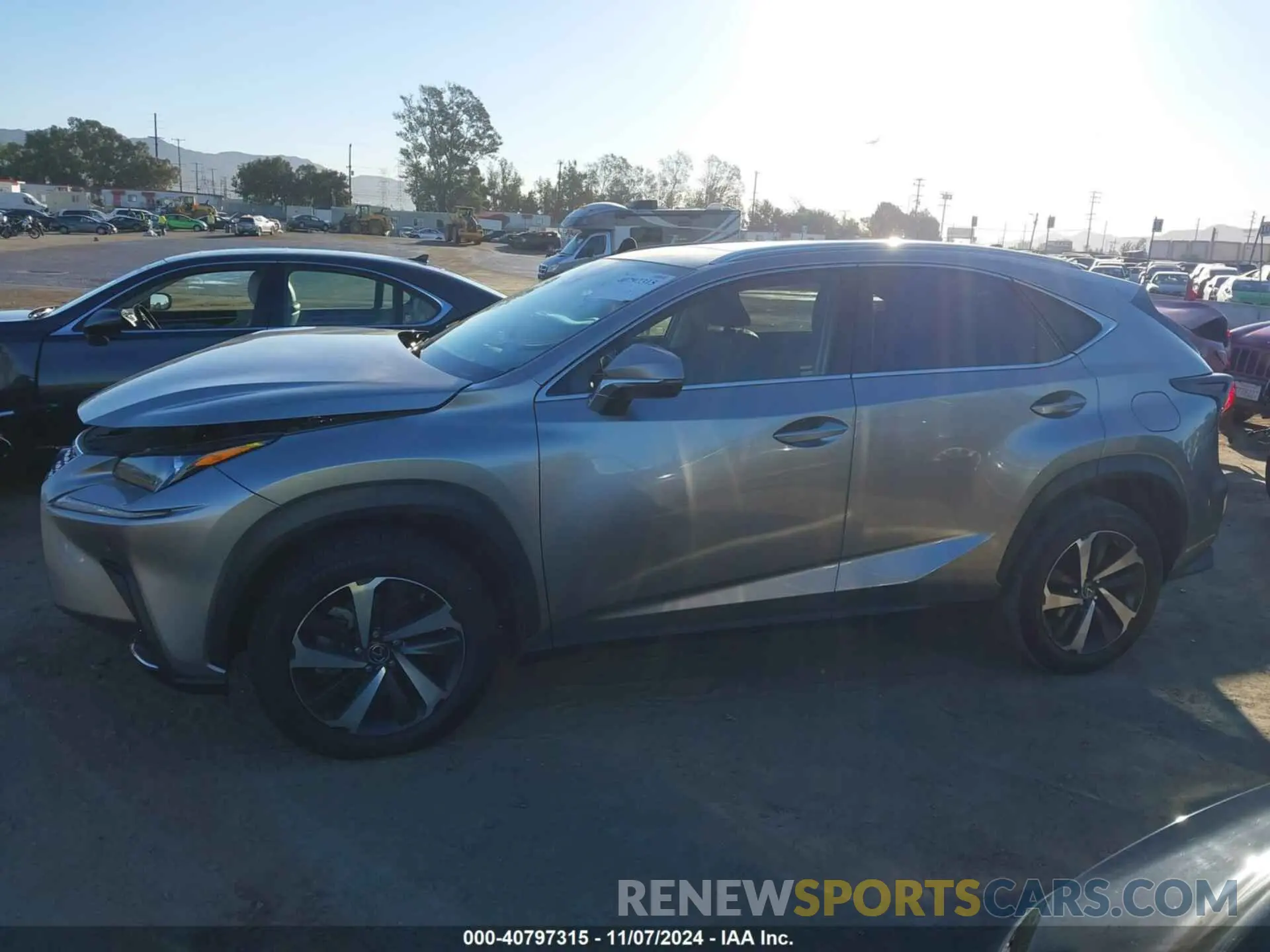 14 fotografías del automóvil dañado JTJGARBZ3L5011400 LEXUS NX 300 2020