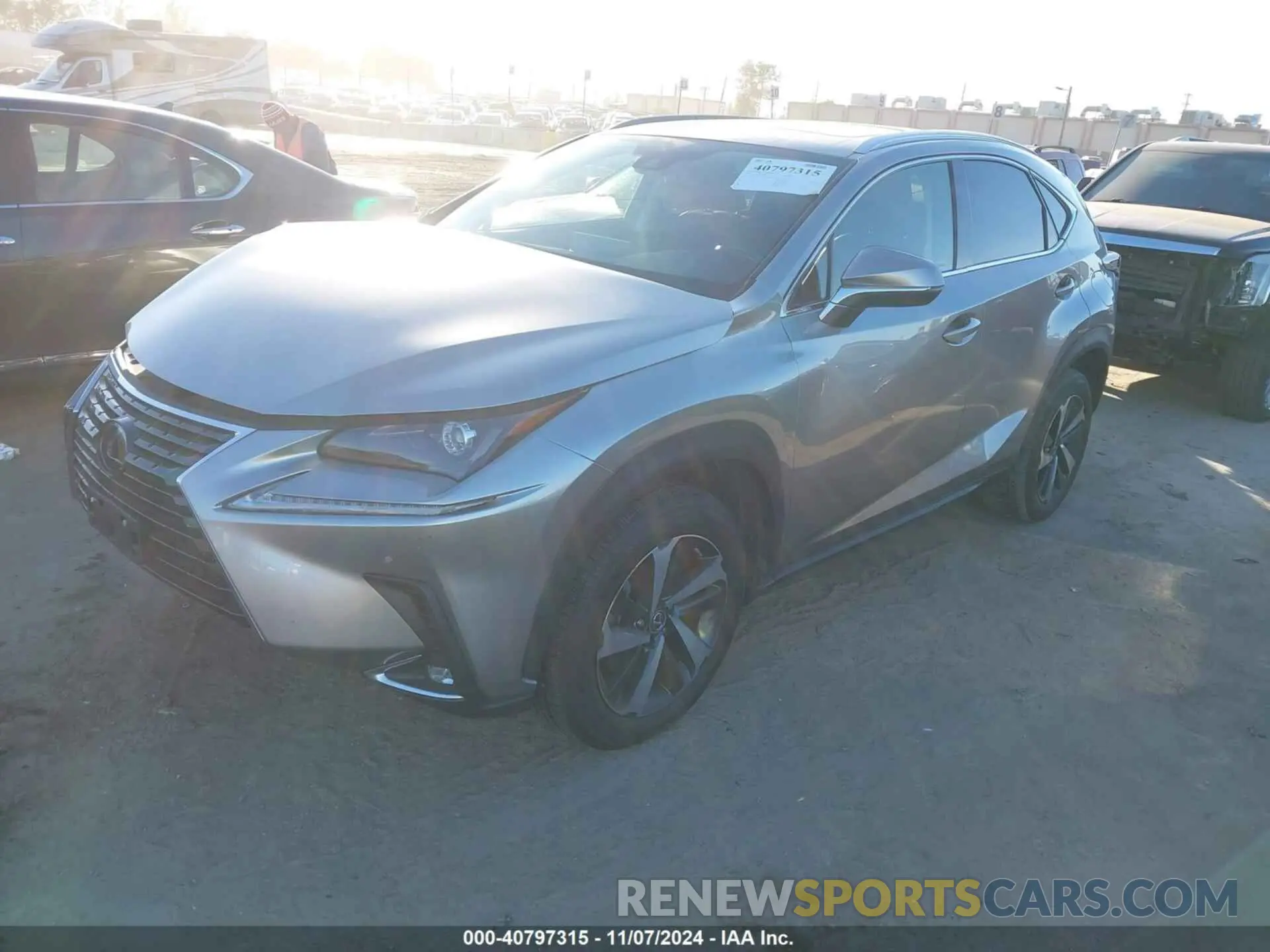 2 fotografías del automóvil dañado JTJGARBZ3L5011400 LEXUS NX 300 2020