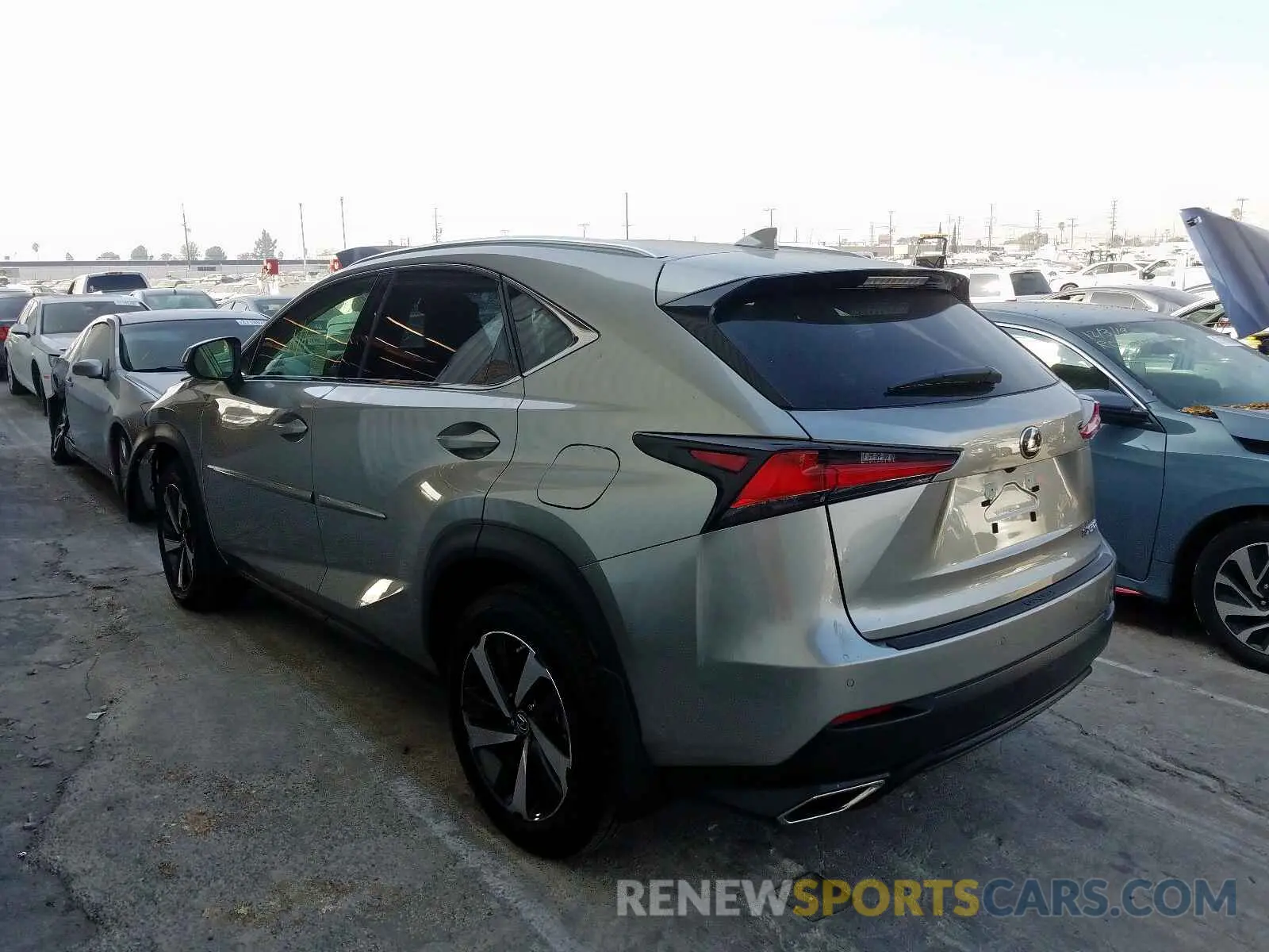 3 fotografías del automóvil dañado JTJGARBZ8L5004393 LEXUS NX 300 2020
