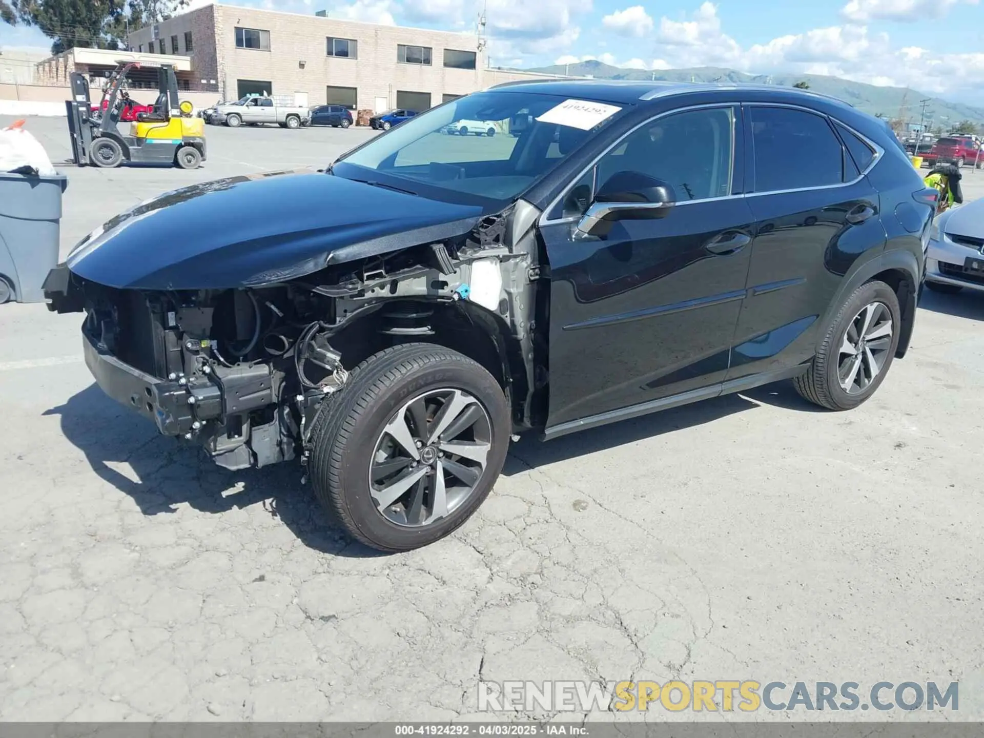 2 fotografías del automóvil dañado JTJGARDZ4L2235032 LEXUS NX 300 2020