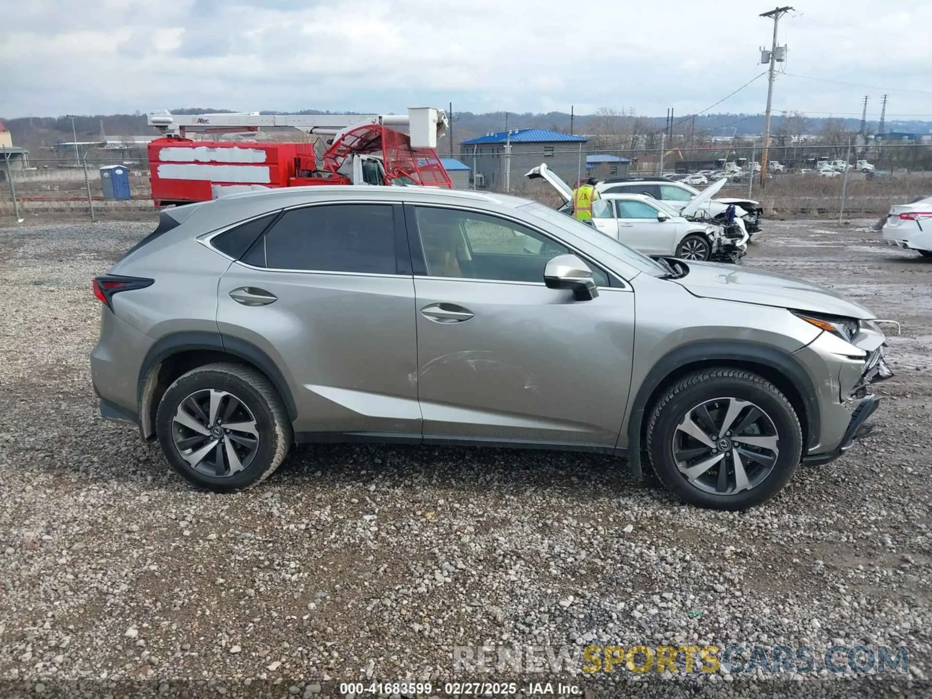 13 fotografías del automóvil dañado JTJGARDZ9L5015299 LEXUS NX 300 2020