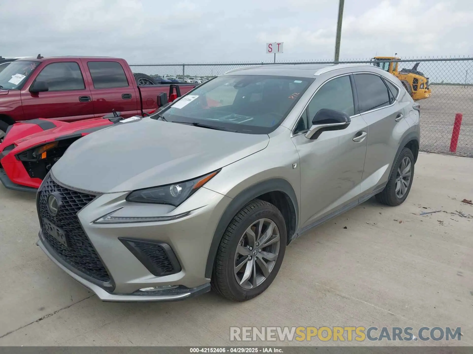 2 fotografías del automóvil dañado JTJSARBZ7L5001639 LEXUS NX 300 2020