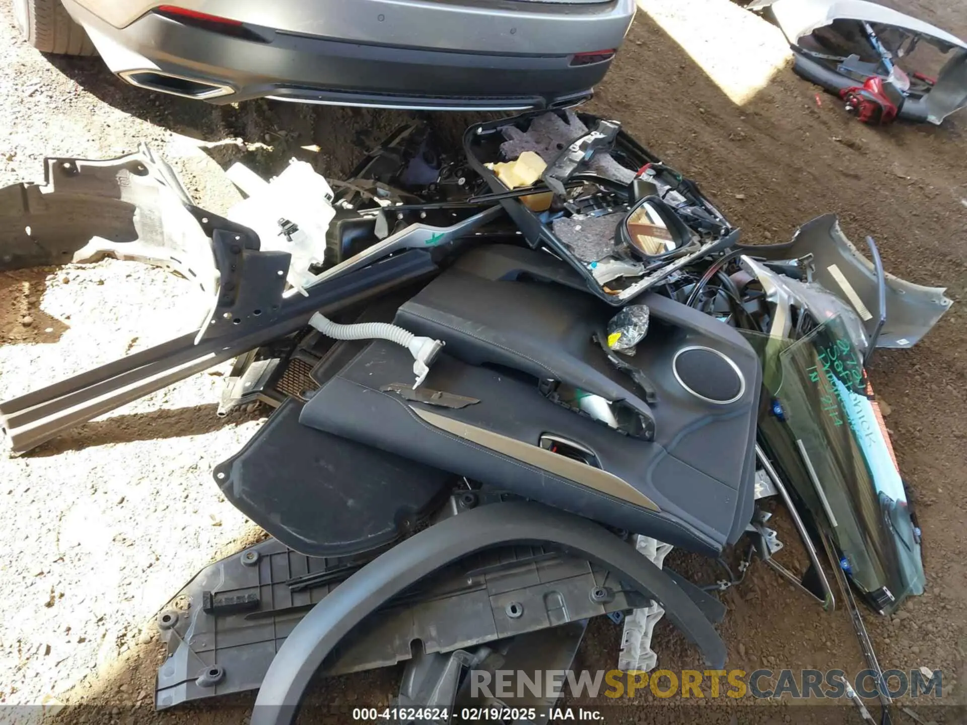 12 fotografías del automóvil dañado JTJSARBZ7L5010244 LEXUS NX 300 2020