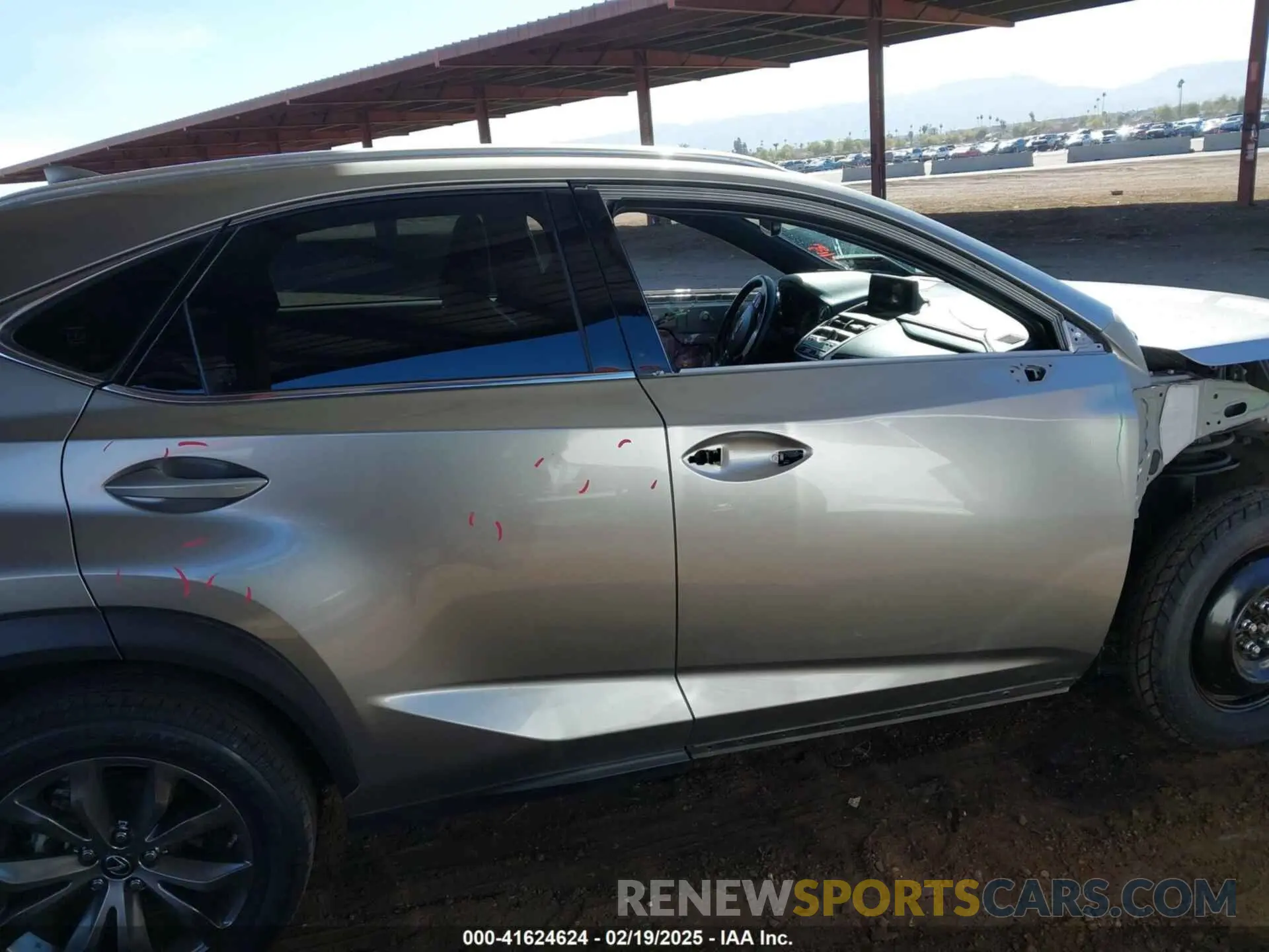 14 fotografías del automóvil dañado JTJSARBZ7L5010244 LEXUS NX 300 2020