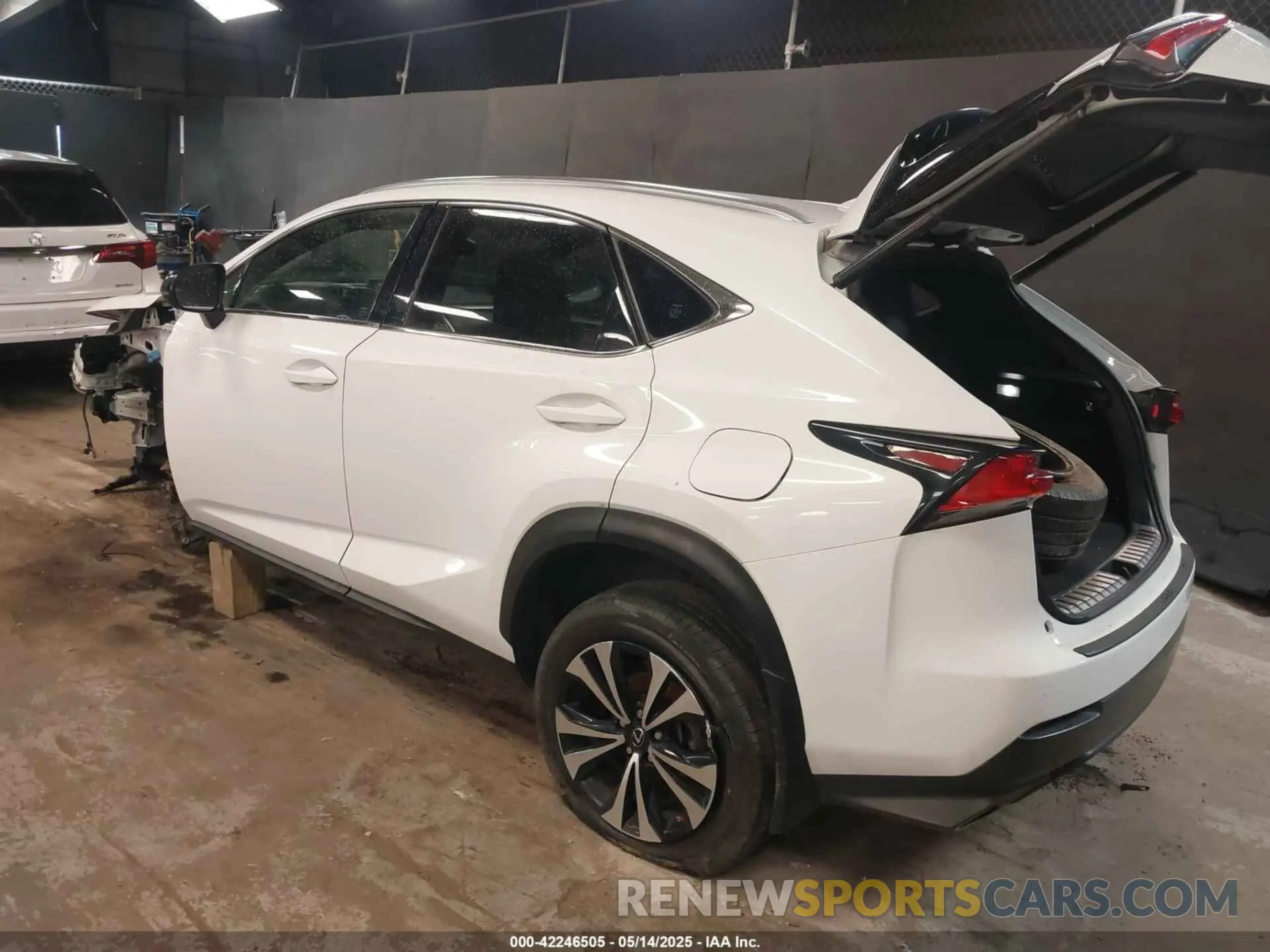 3 fotografías del automóvil dañado JTJSARDZ0L5001656 LEXUS NX 300 2020