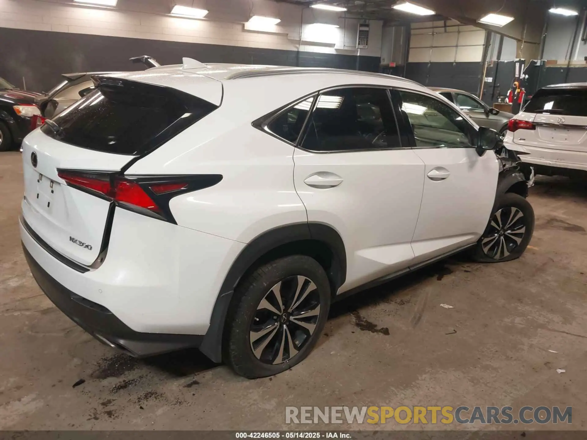 4 fotografías del automóvil dañado JTJSARDZ0L5001656 LEXUS NX 300 2020