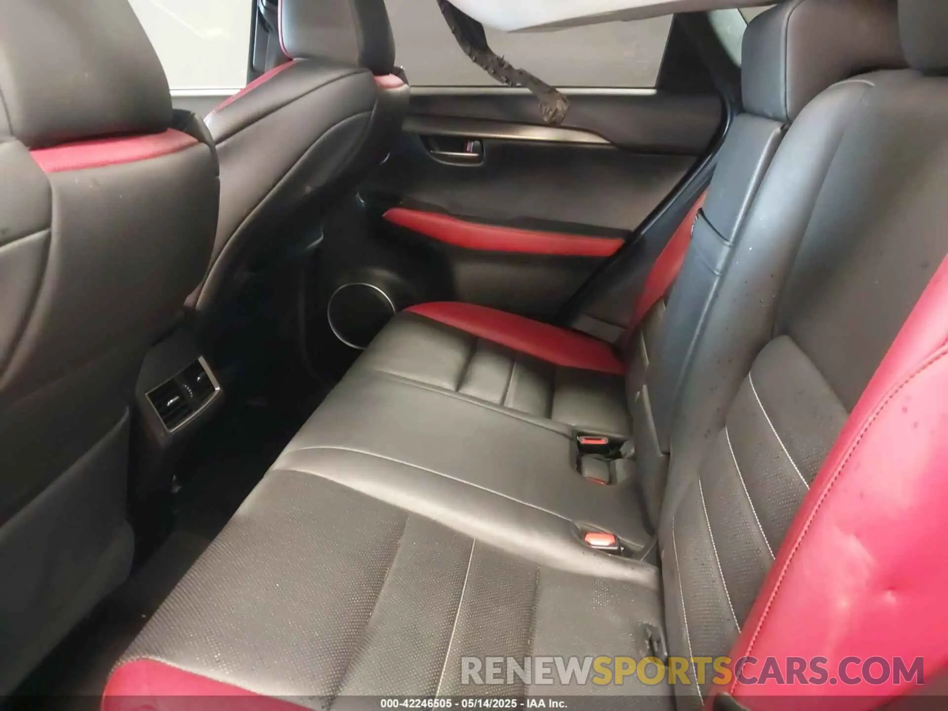 8 fotografías del automóvil dañado JTJSARDZ0L5001656 LEXUS NX 300 2020
