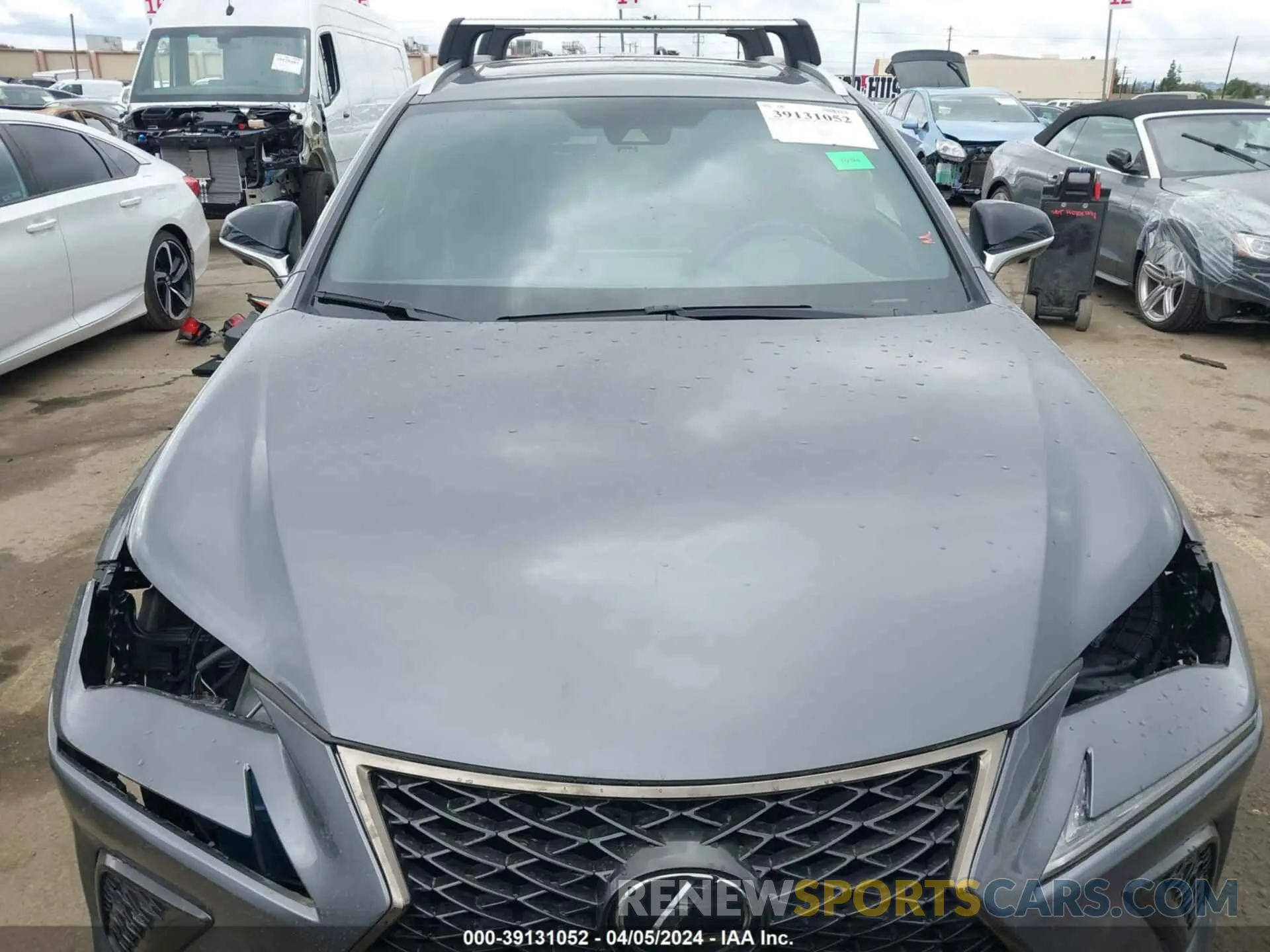 13 fotografías del automóvil dañado JTJSARDZ0L5010583 LEXUS NX 300 2020