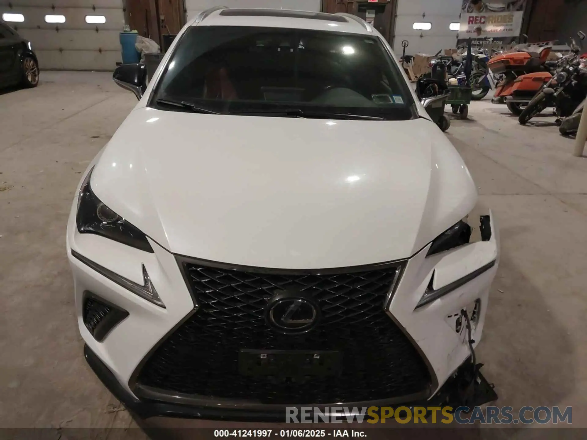 11 fotografías del automóvil dañado JTJSARDZ2L2232804 LEXUS NX 300 2020