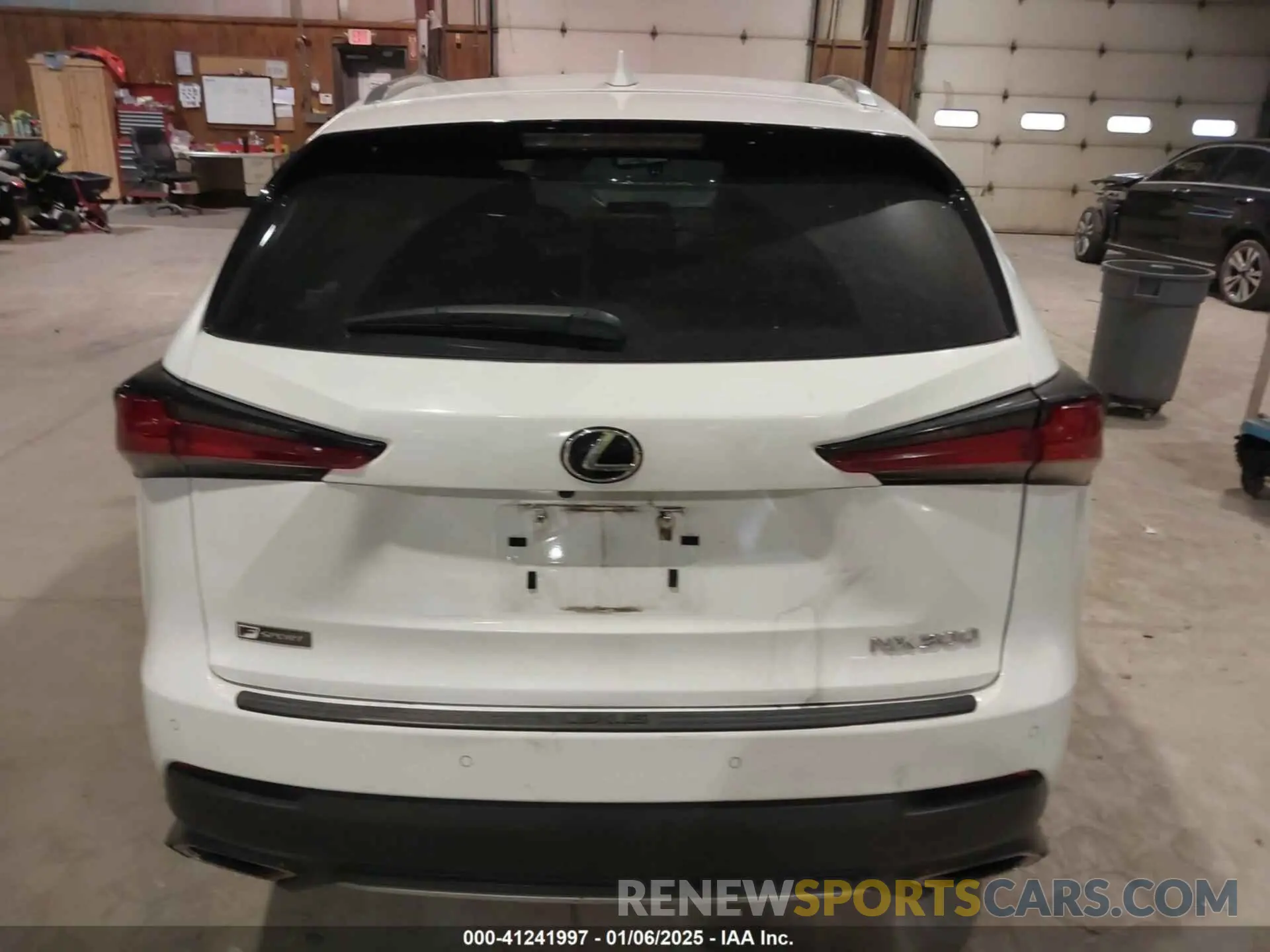 15 fotografías del automóvil dañado JTJSARDZ2L2232804 LEXUS NX 300 2020