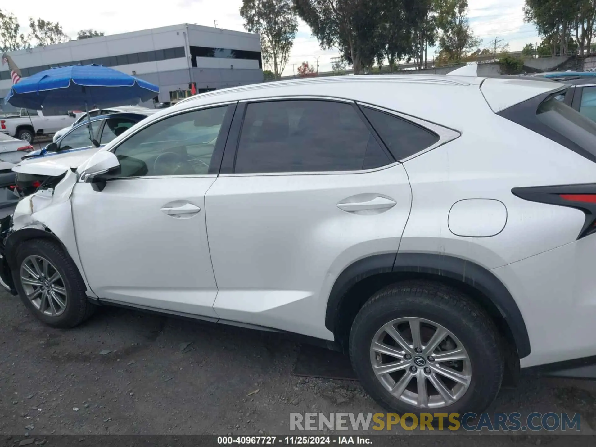 13 fotografías del automóvil dañado JTJDARBZ1M5021329 LEXUS NX 300 2021