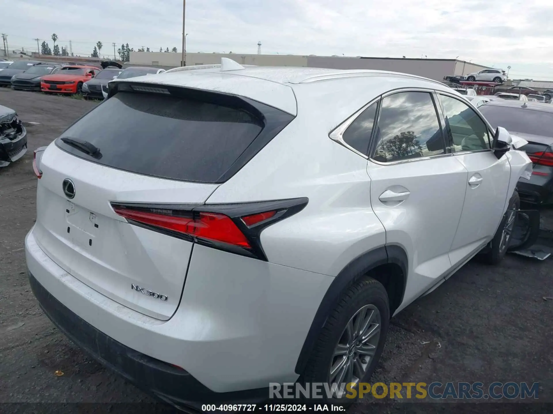 4 fotografías del automóvil dañado JTJDARBZ1M5021329 LEXUS NX 300 2021
