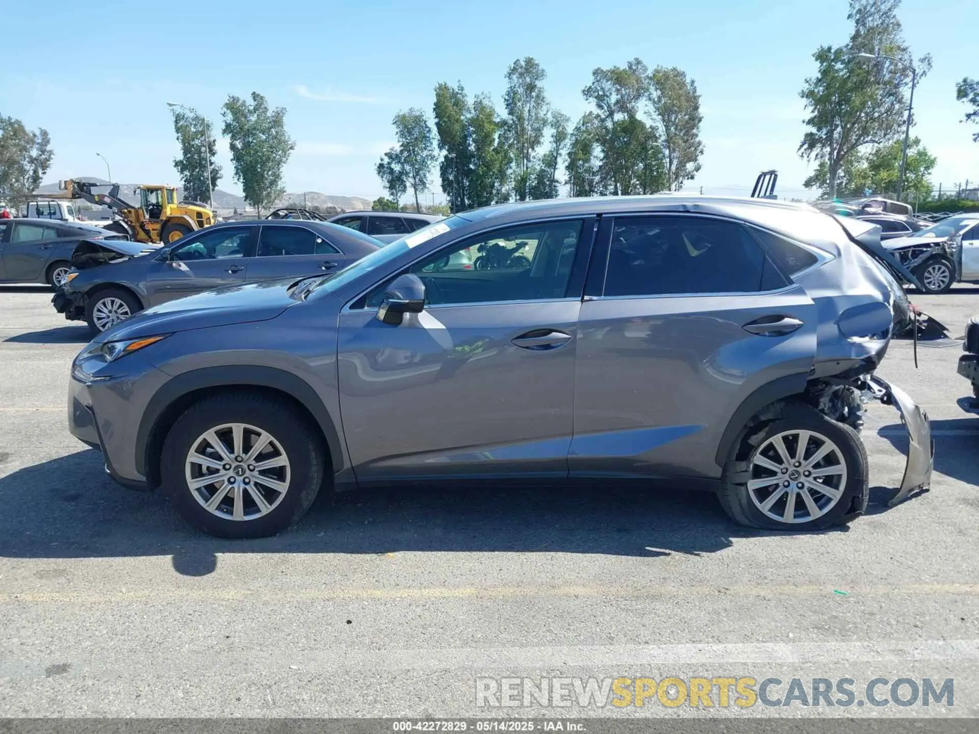 14 fotografías del automóvil dañado JTJDARBZ2M2203090 LEXUS NX 300 2021