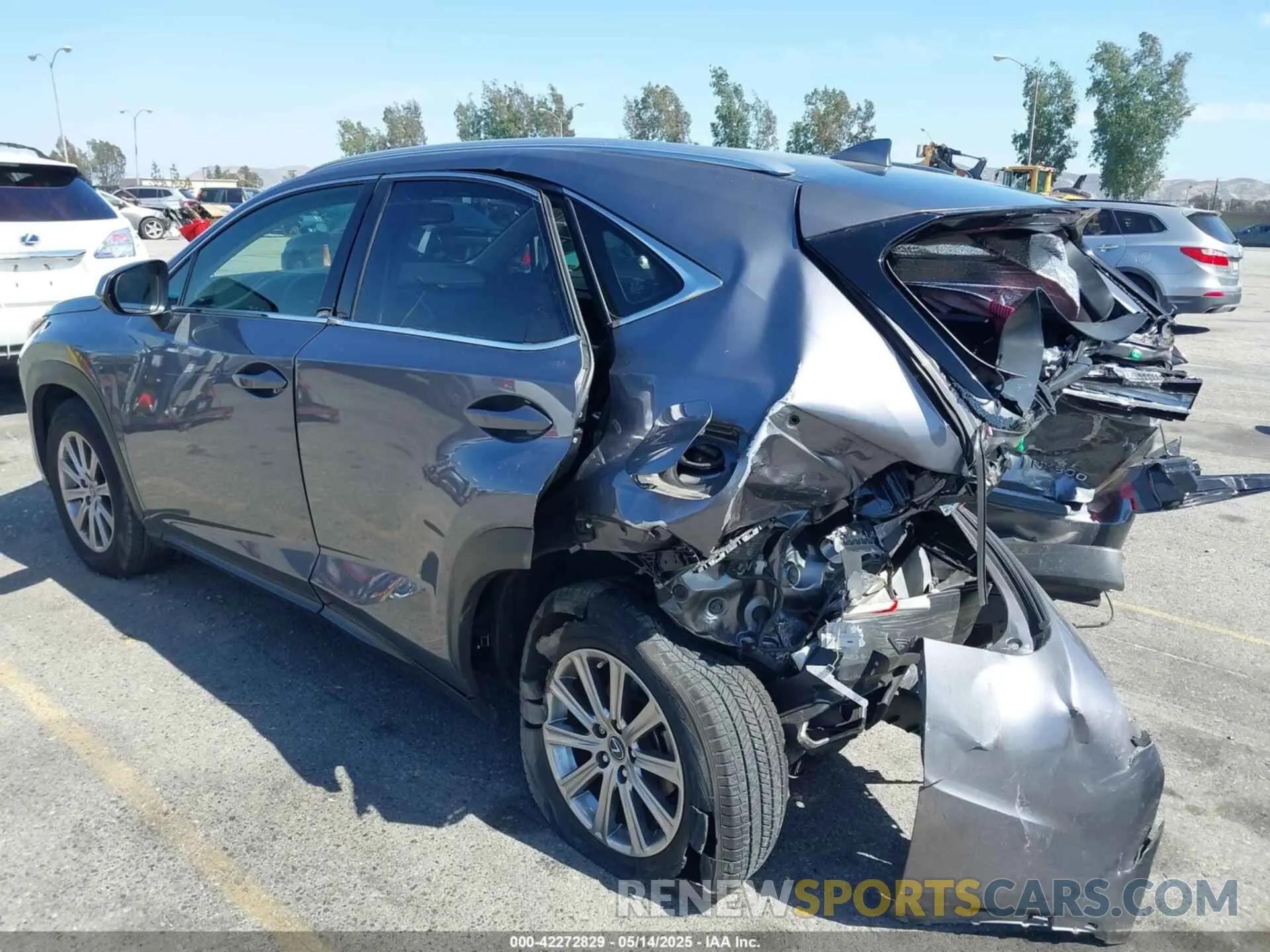 3 fotografías del automóvil dañado JTJDARBZ2M2203090 LEXUS NX 300 2021
