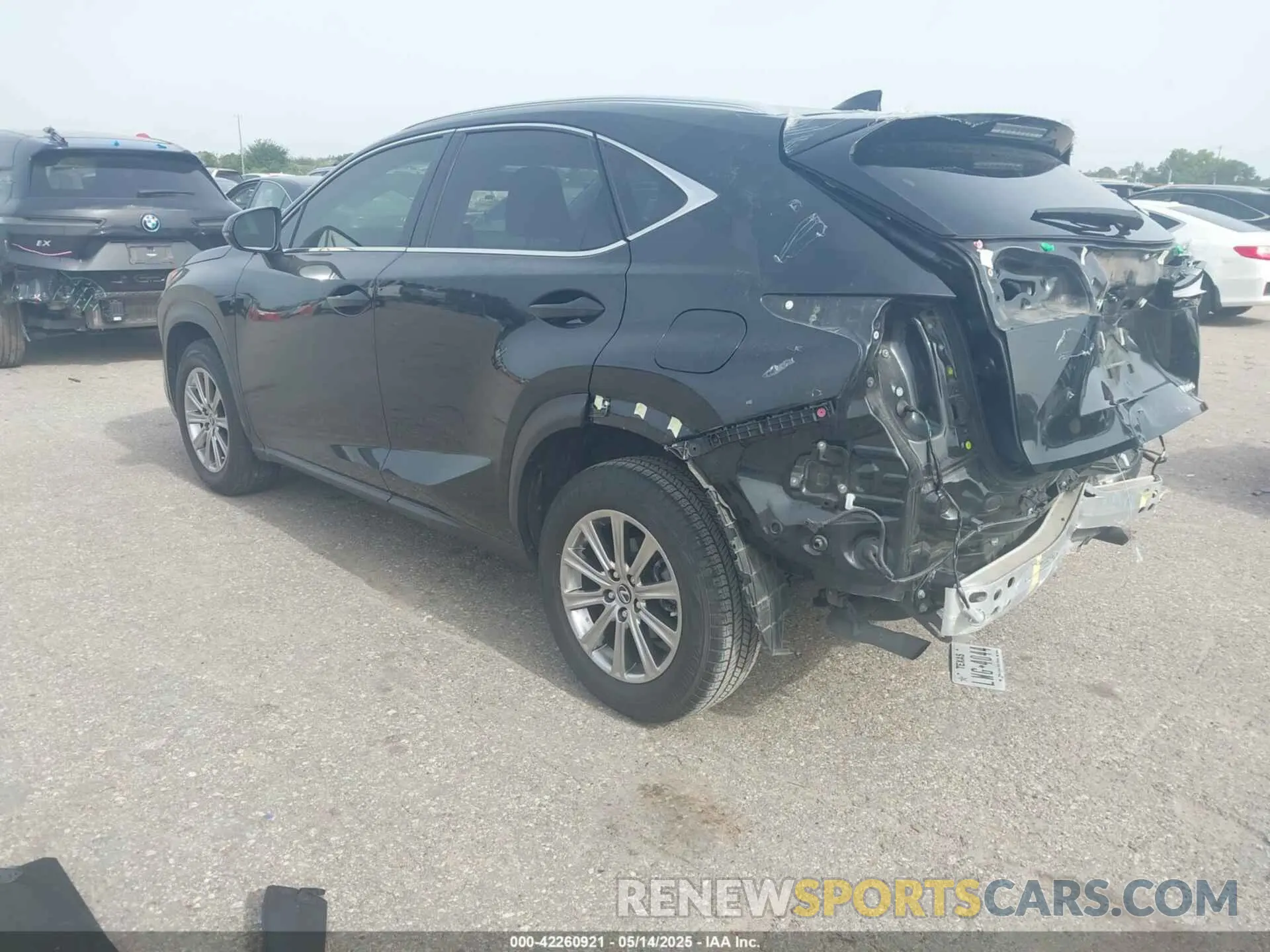 3 fotografías del automóvil dañado JTJDARBZ4M2192951 LEXUS NX 300 2021