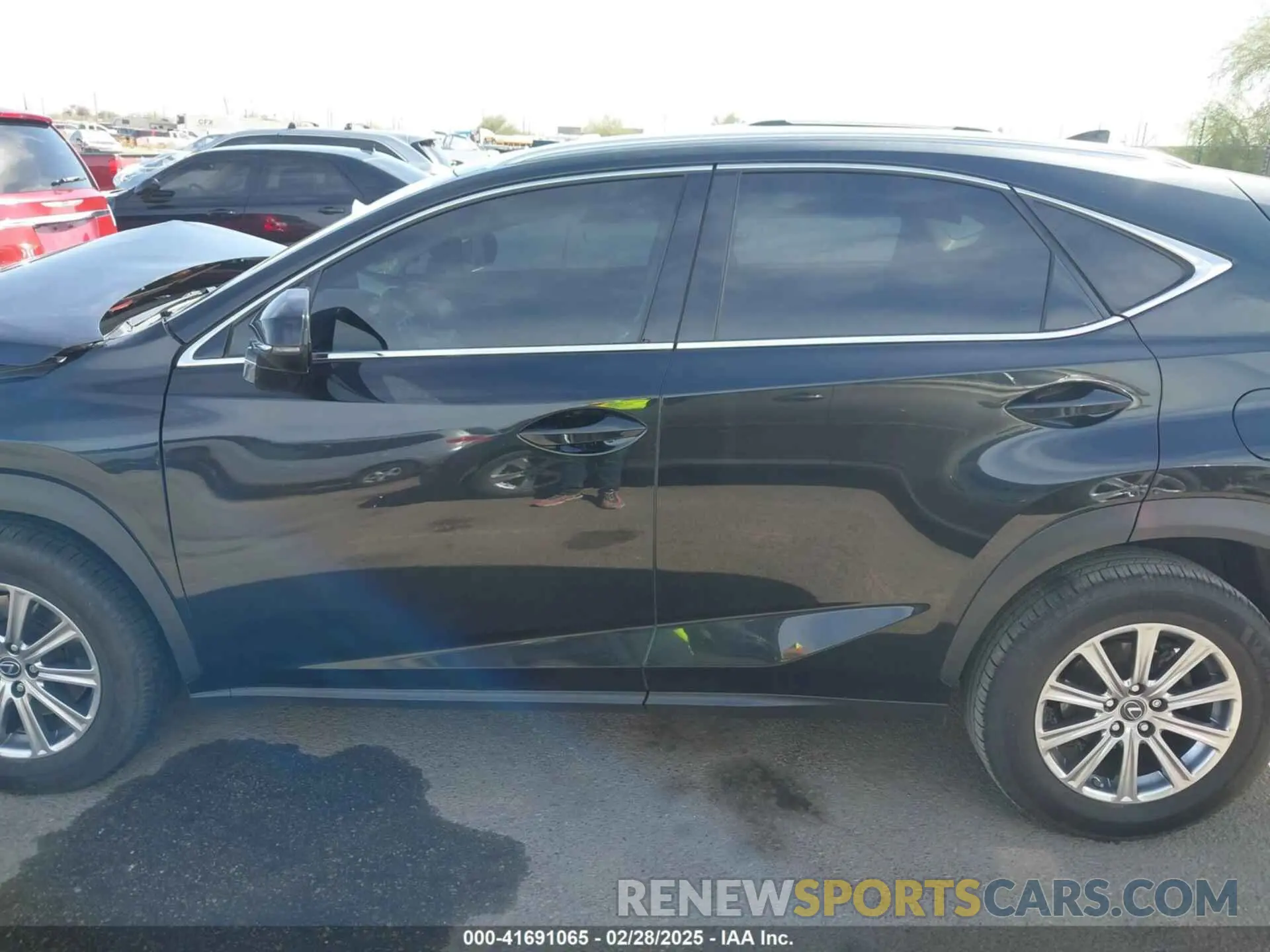 14 fotografías del automóvil dañado JTJDARBZ6M2184303 LEXUS NX 300 2021