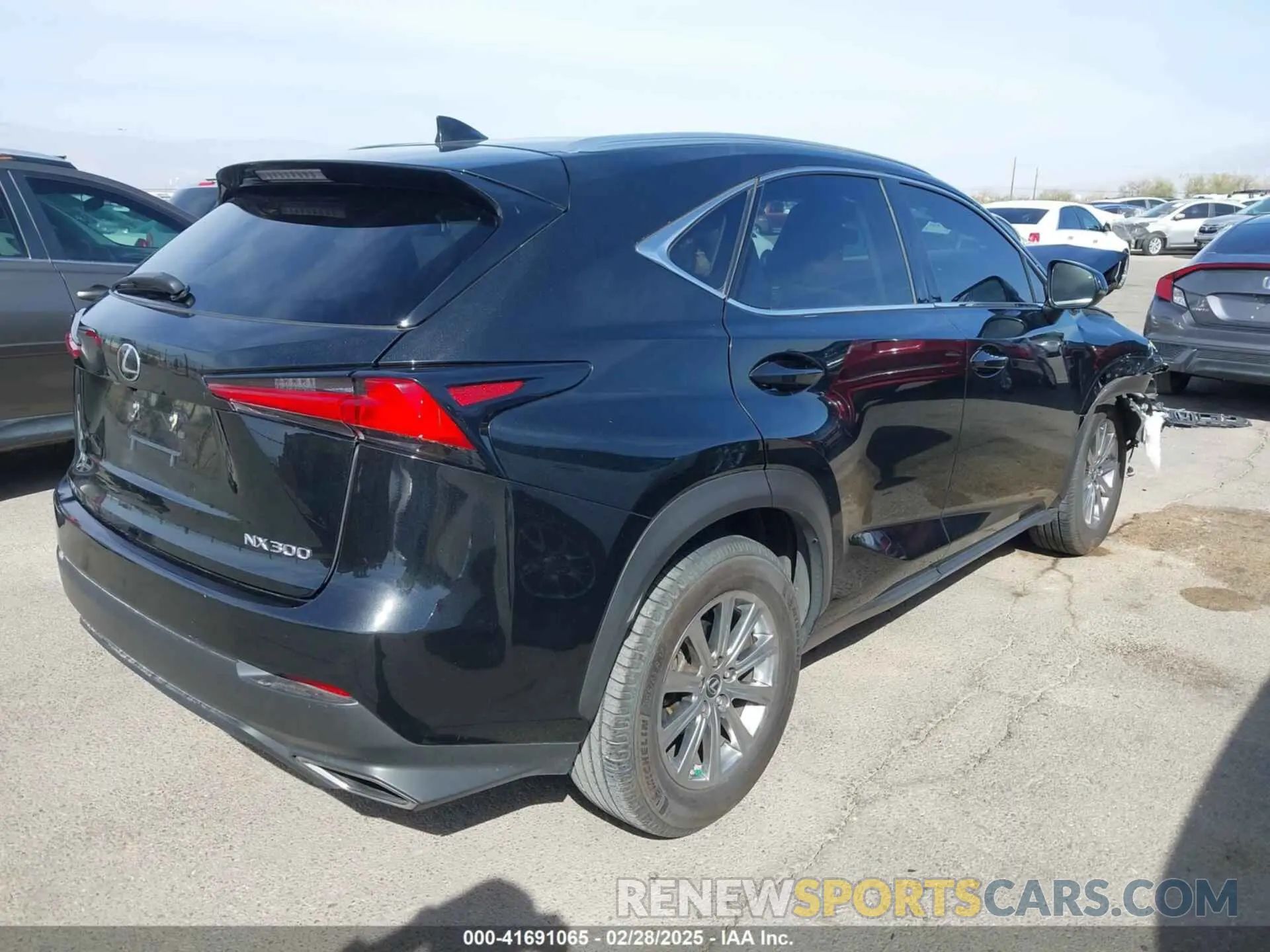 4 fotografías del automóvil dañado JTJDARBZ6M2184303 LEXUS NX 300 2021