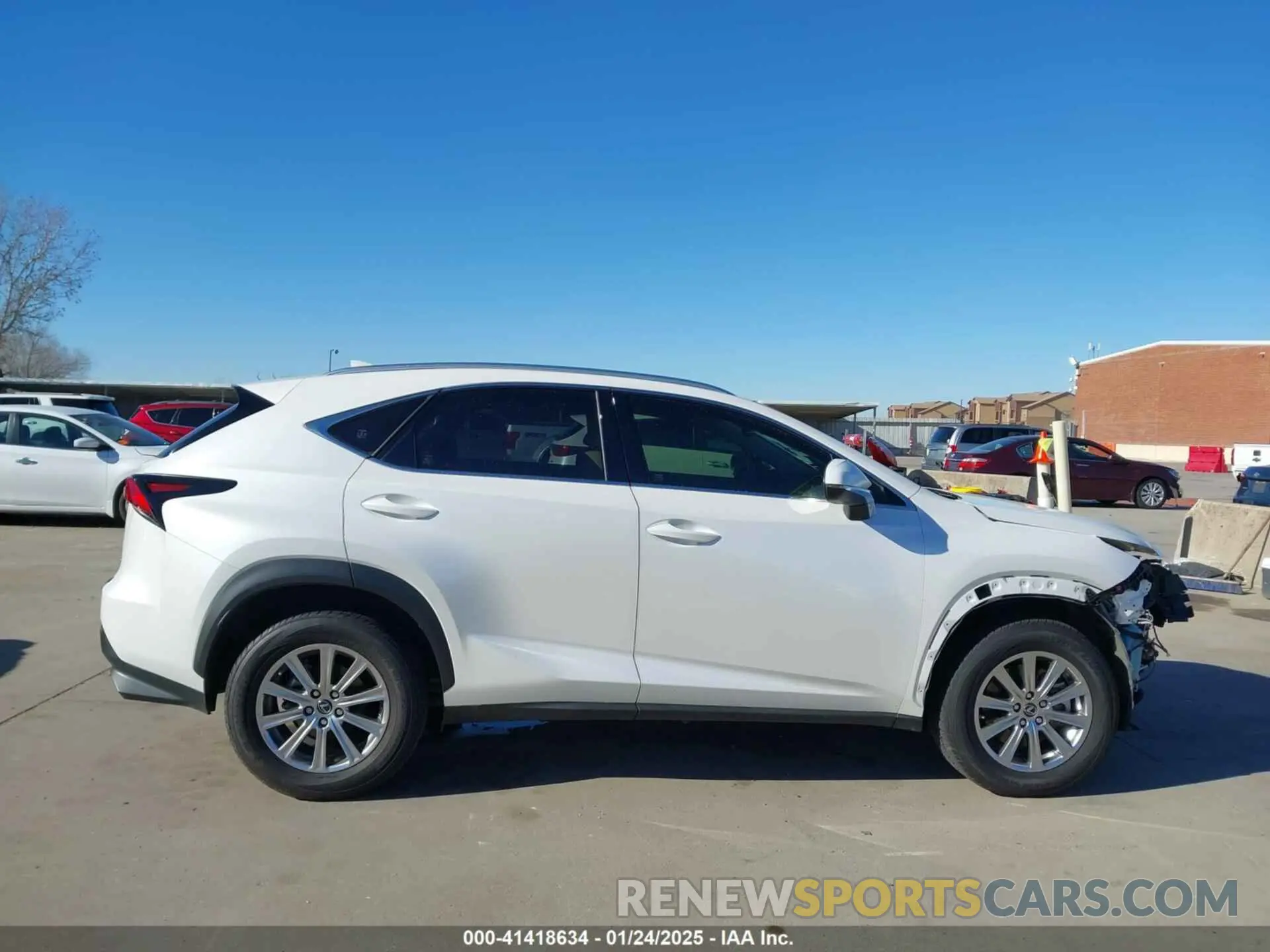 14 fotografías del automóvil dañado JTJDARBZ8M5033106 LEXUS NX 300 2021