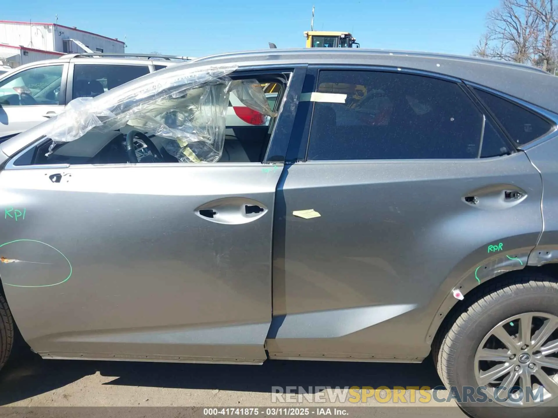 14 fotografías del automóvil dañado JTJDARDZ0M2240751 LEXUS NX 300 2021