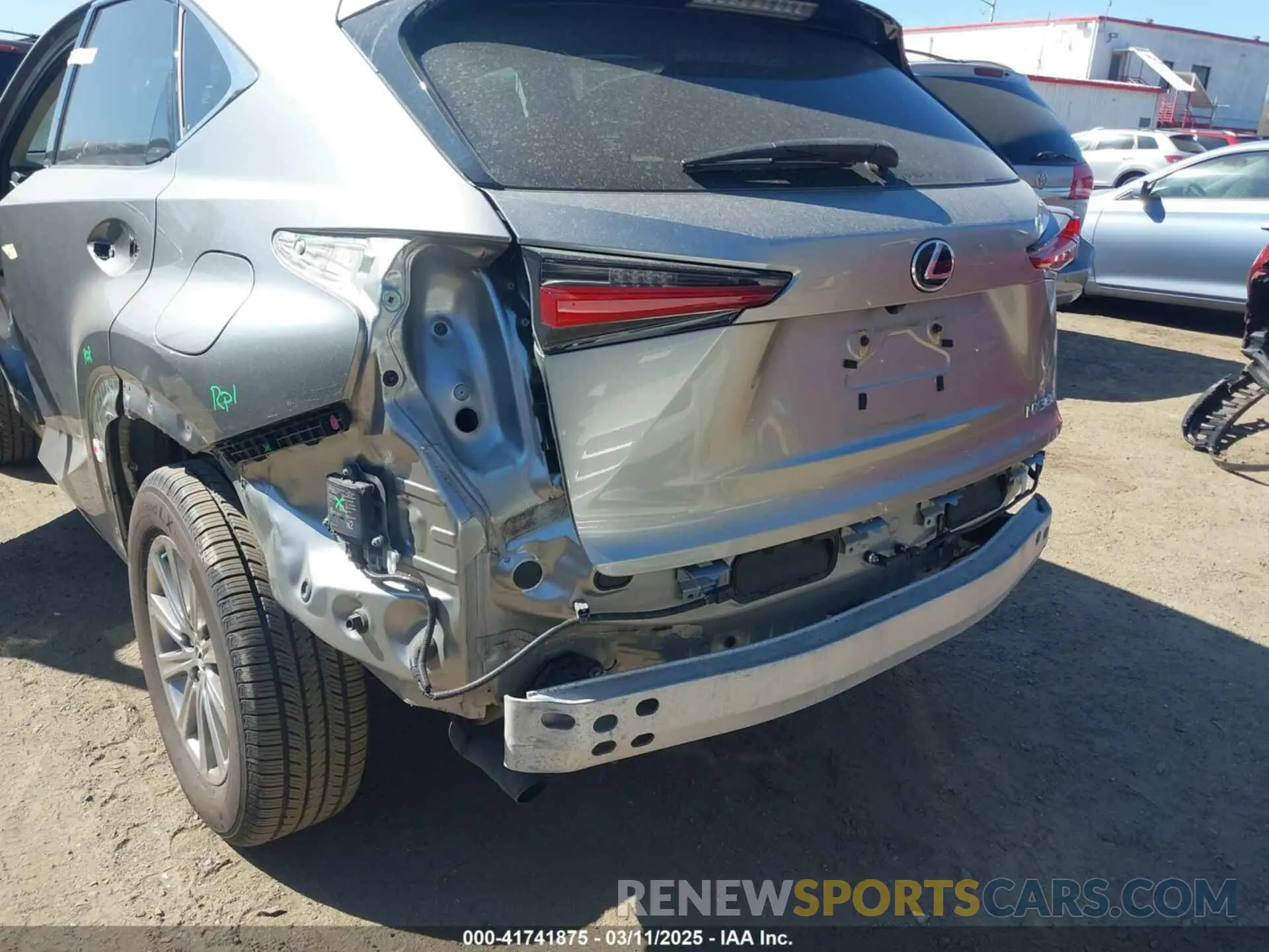 17 fotografías del automóvil dañado JTJDARDZ0M2240751 LEXUS NX 300 2021