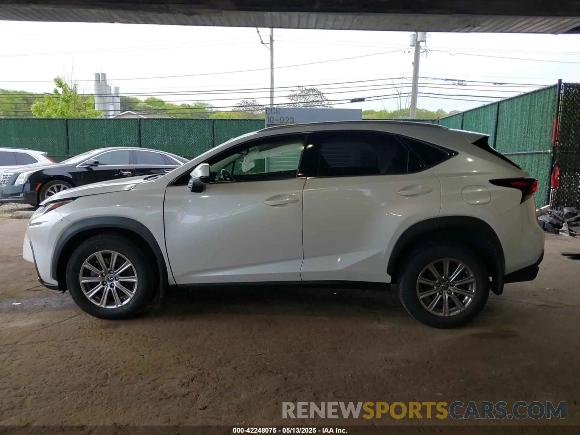 15 fotografías del automóvil dañado JTJDARDZ3M5023838 LEXUS NX 300 2021