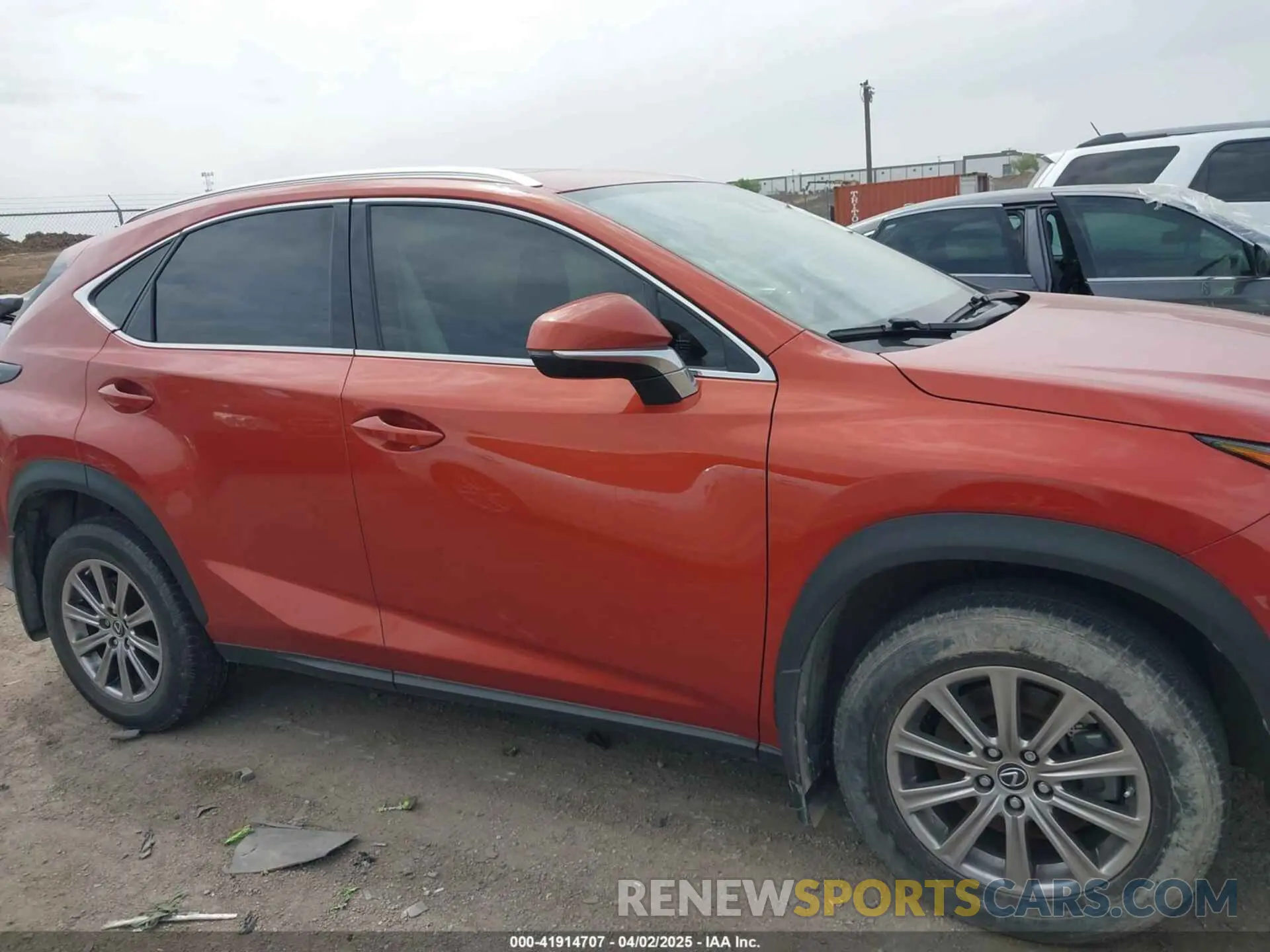 13 fotografías del automóvil dañado JTJDARDZ9M2254504 LEXUS NX 300 2021