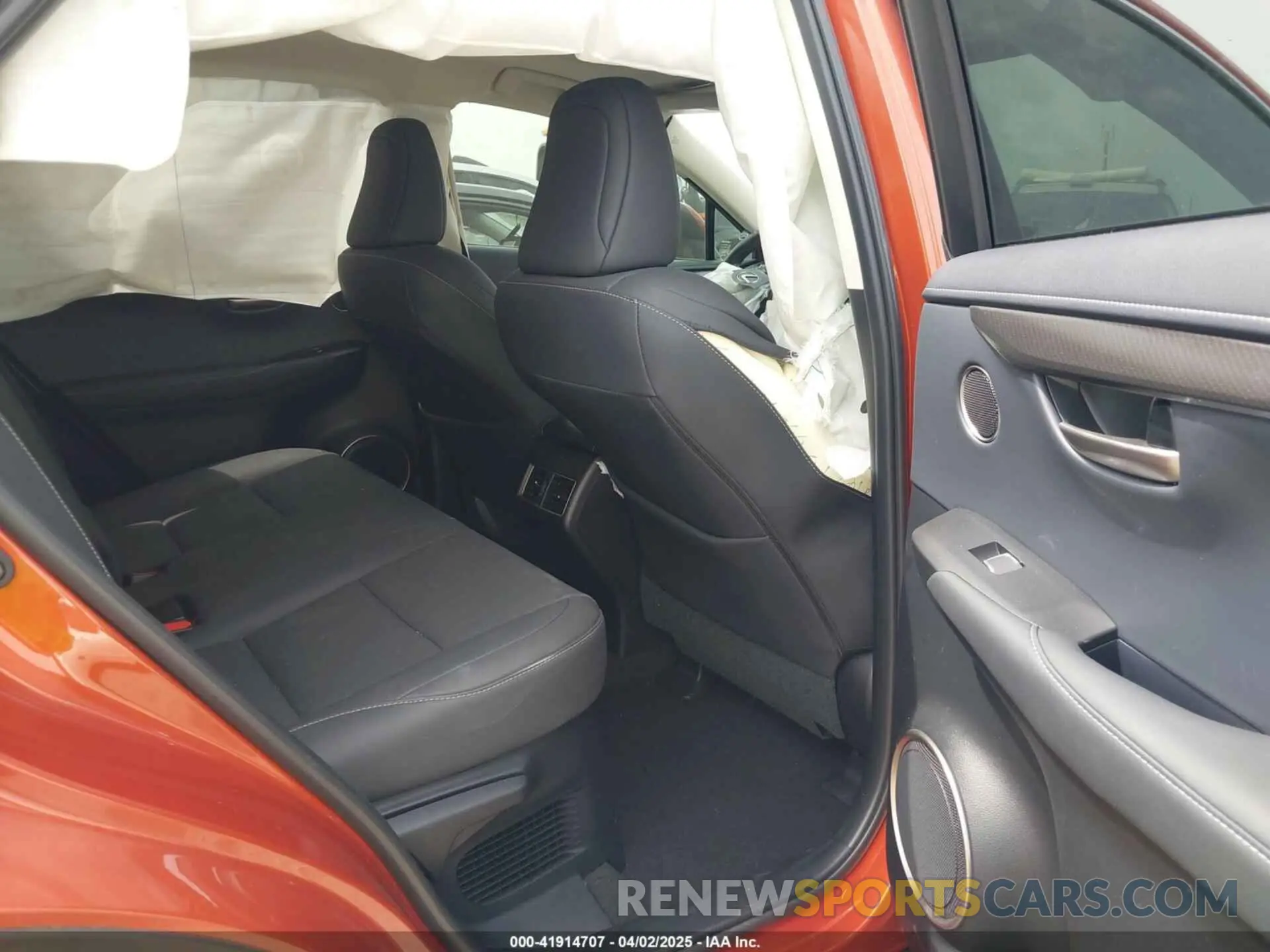 8 fotografías del automóvil dañado JTJDARDZ9M2254504 LEXUS NX 300 2021