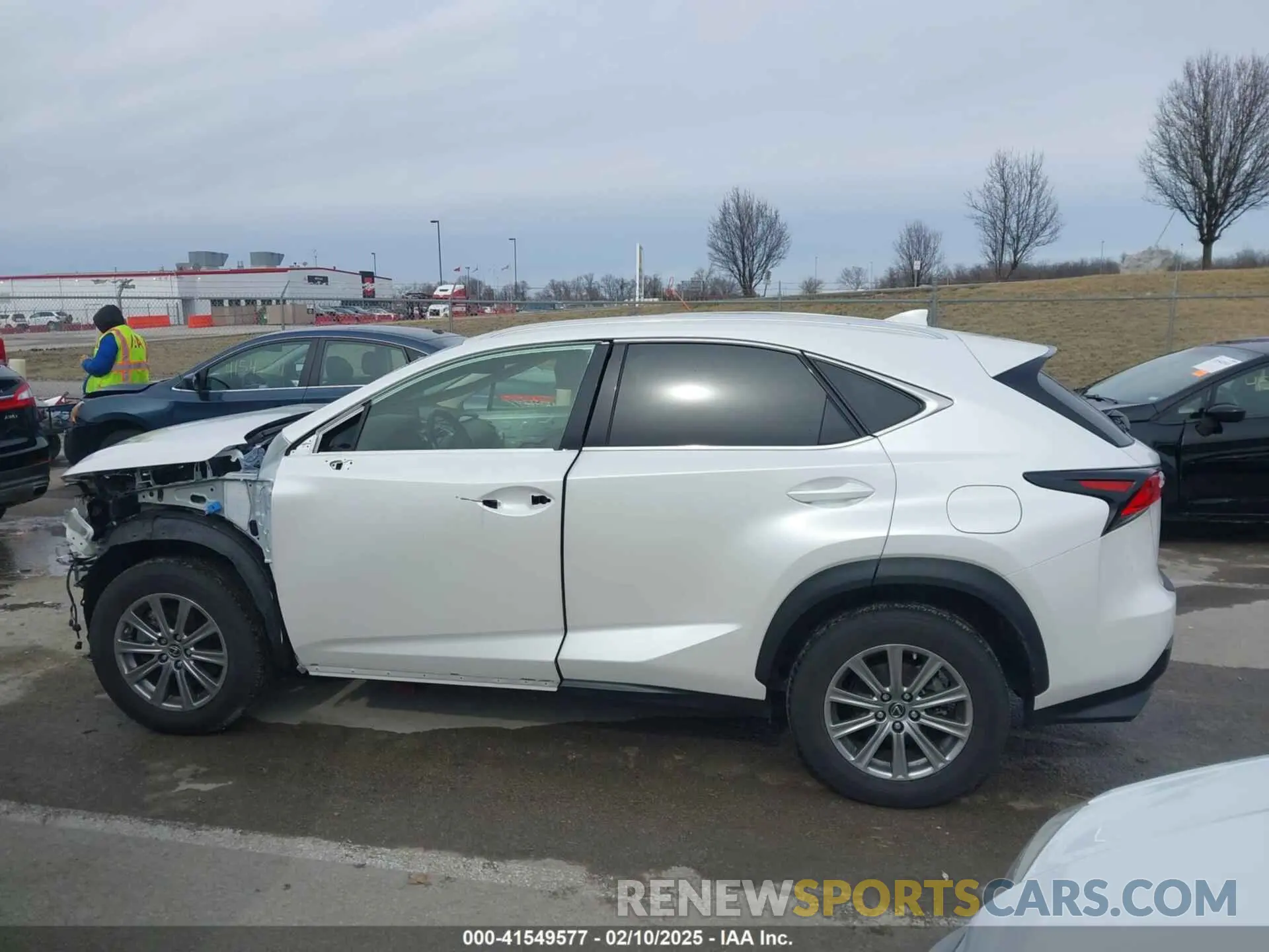 14 fotografías del automóvil dañado JTJDARDZ9M5027019 LEXUS NX 300 2021
