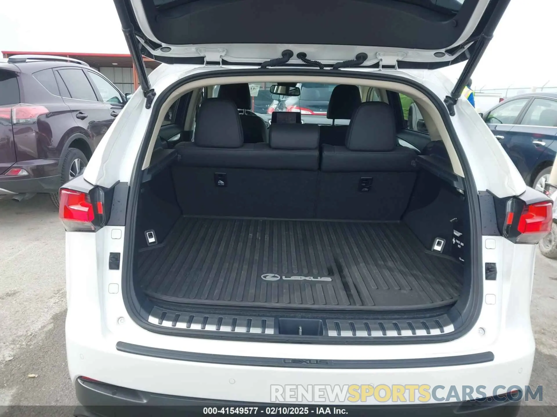 17 fotografías del automóvil dañado JTJDARDZ9M5027019 LEXUS NX 300 2021