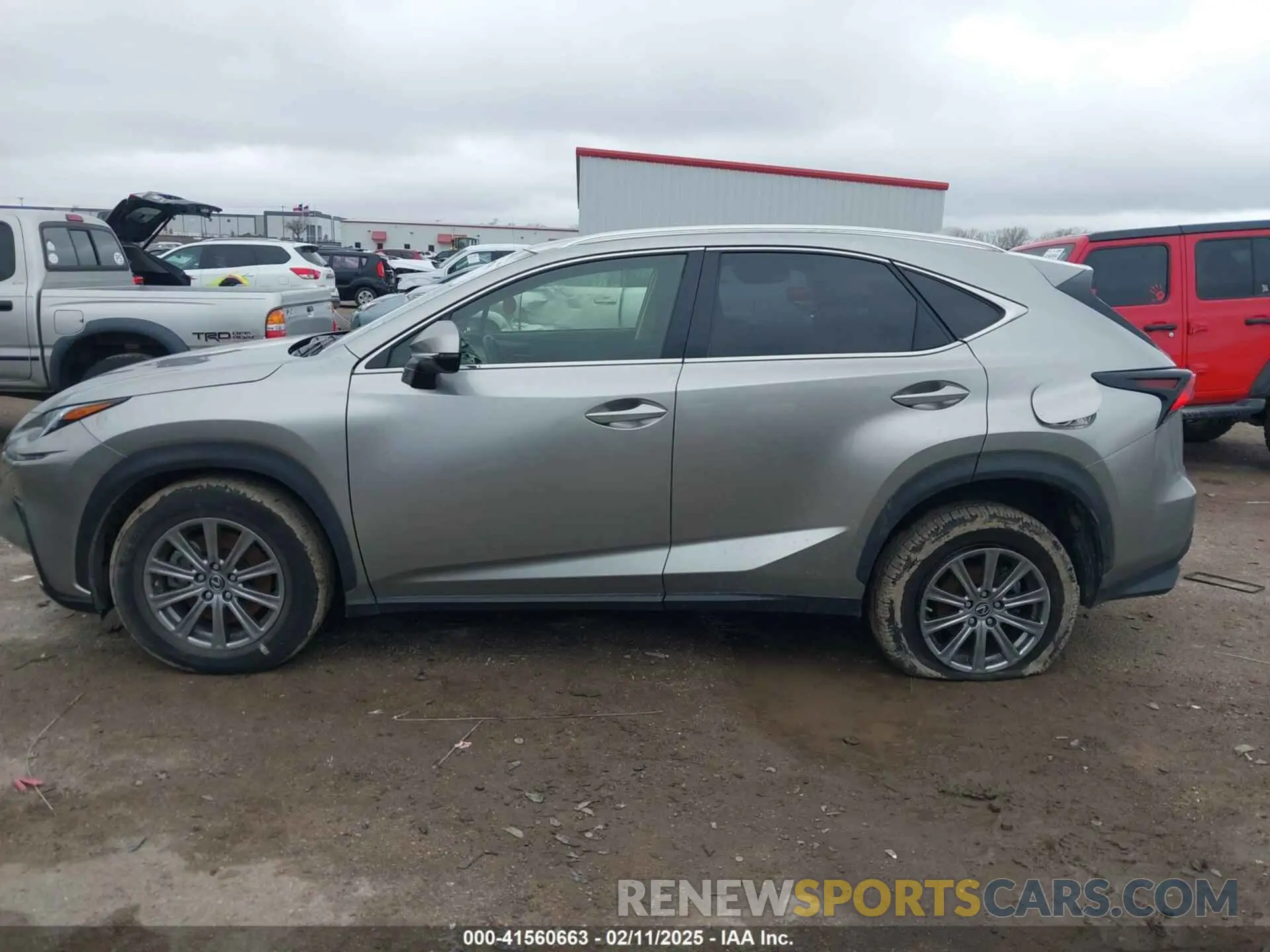 14 fotografías del automóvil dañado JTJDARDZXM2244015 LEXUS NX 300 2021