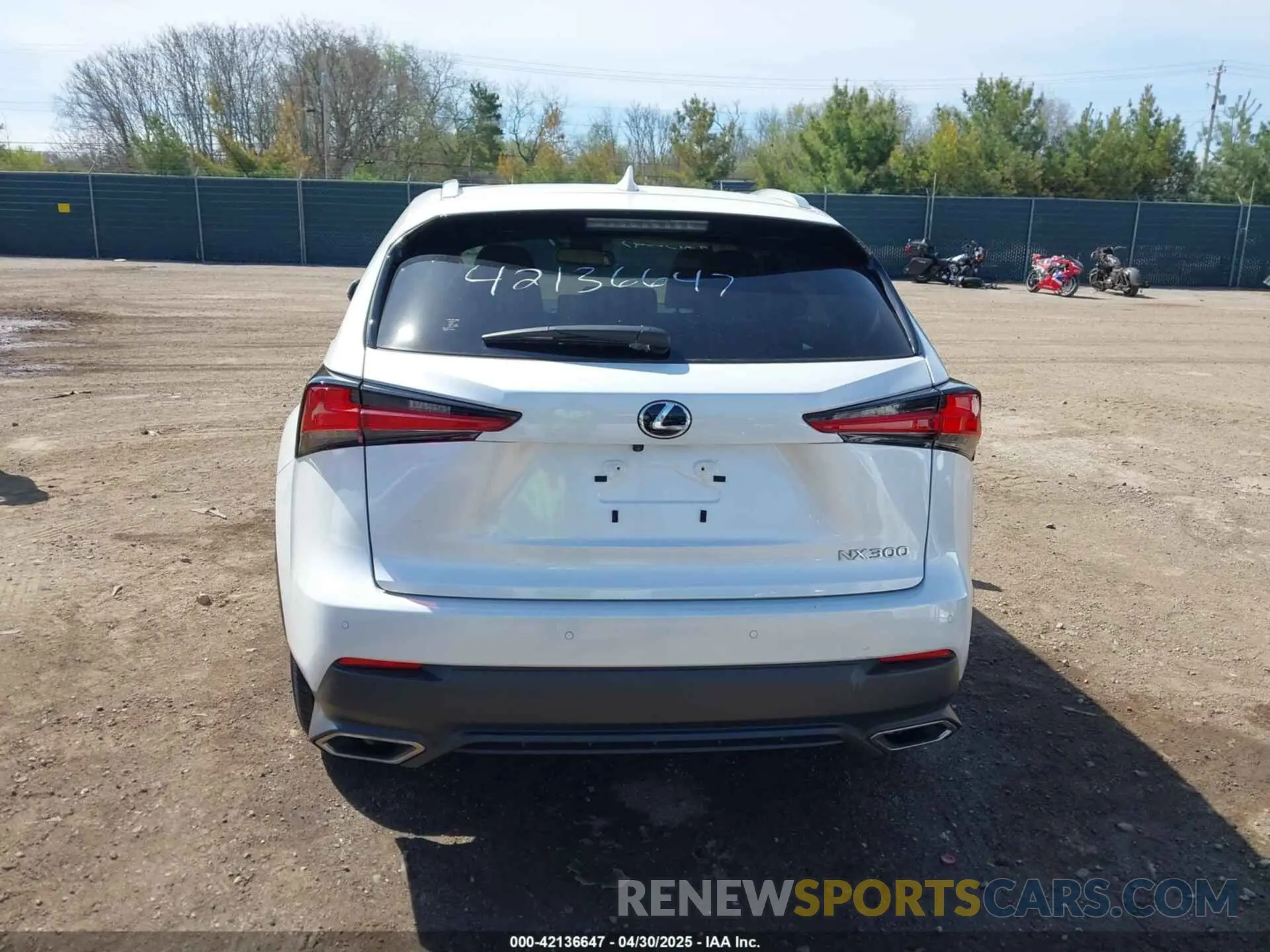17 fotografías del automóvil dañado JTJDARDZXM5021147 LEXUS NX 300 2021