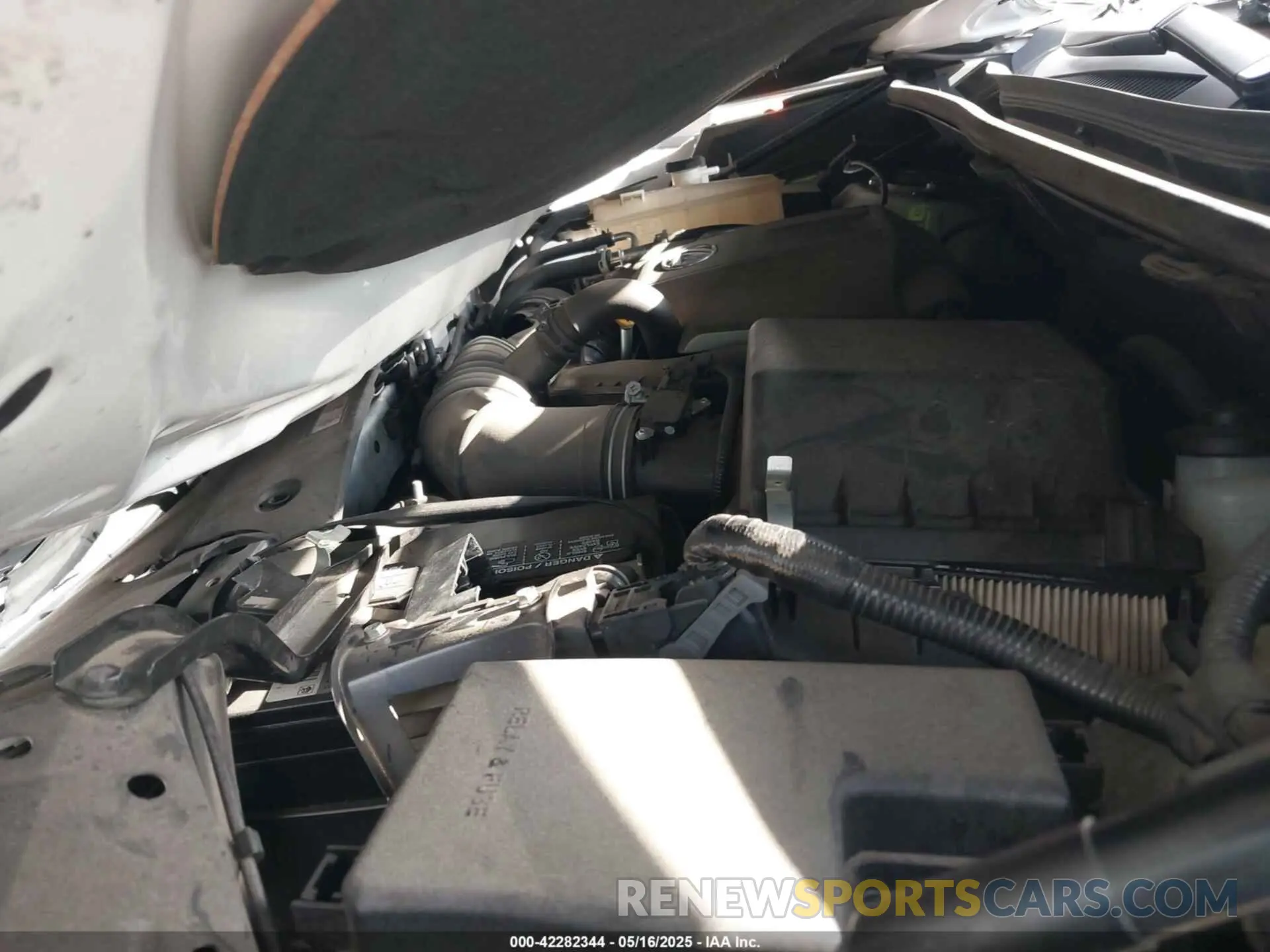 10 fotografías del automóvil dañado JTJGARBZ0M5024140 LEXUS NX 300 2021