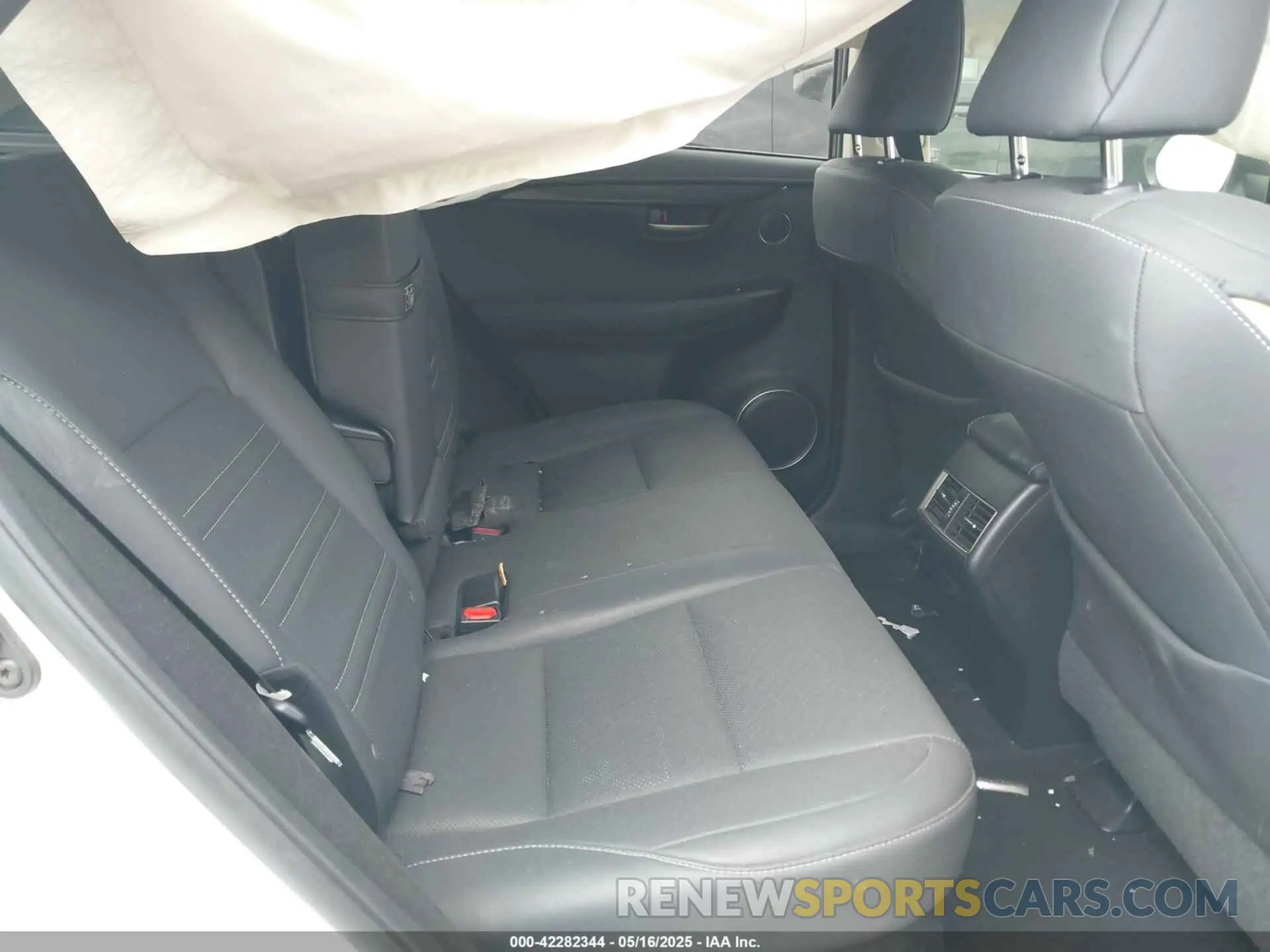 8 fotografías del automóvil dañado JTJGARBZ0M5024140 LEXUS NX 300 2021