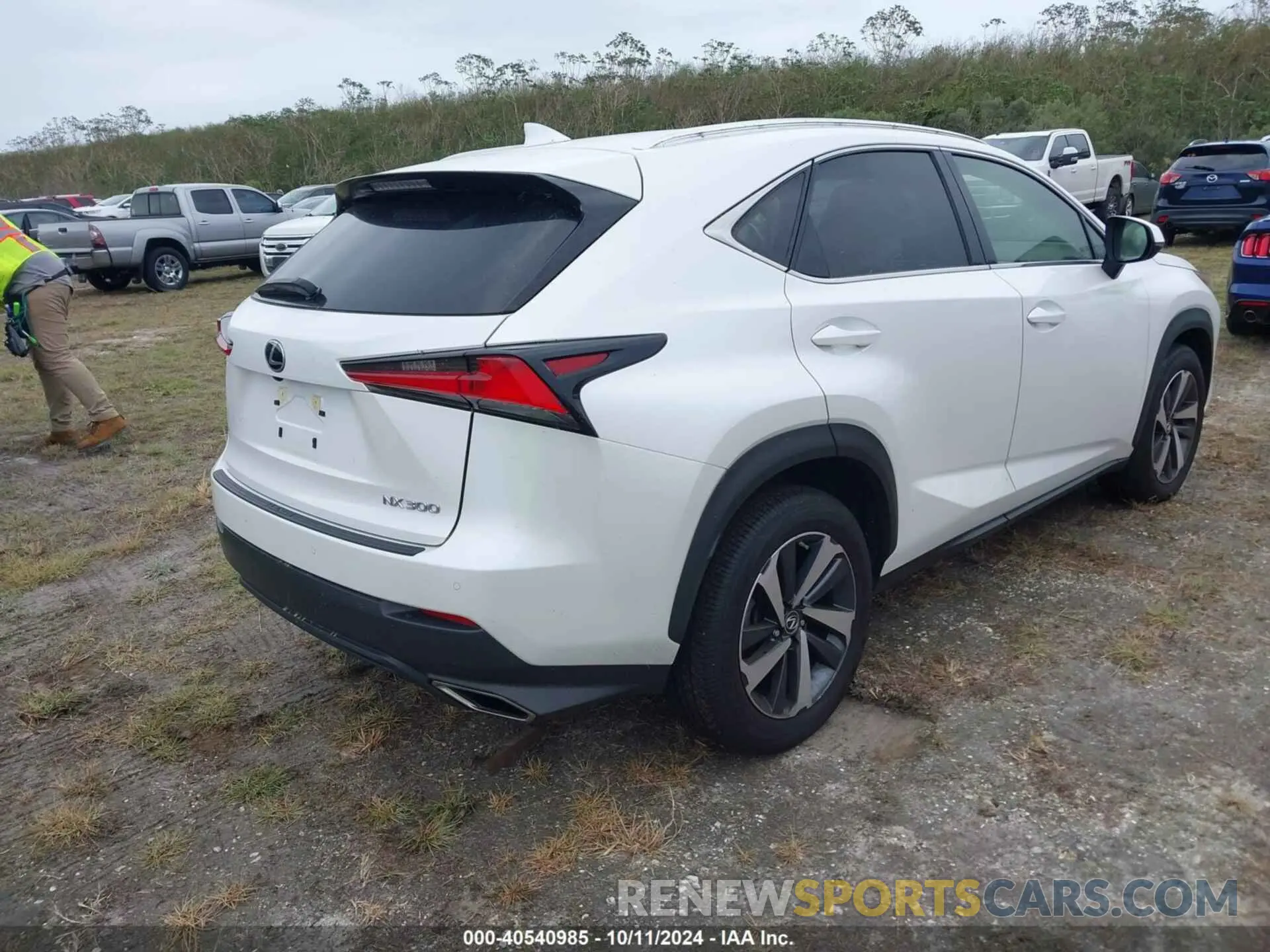 4 fotografías del automóvil dañado JTJGARBZ2M5020705 LEXUS NX 300 2021