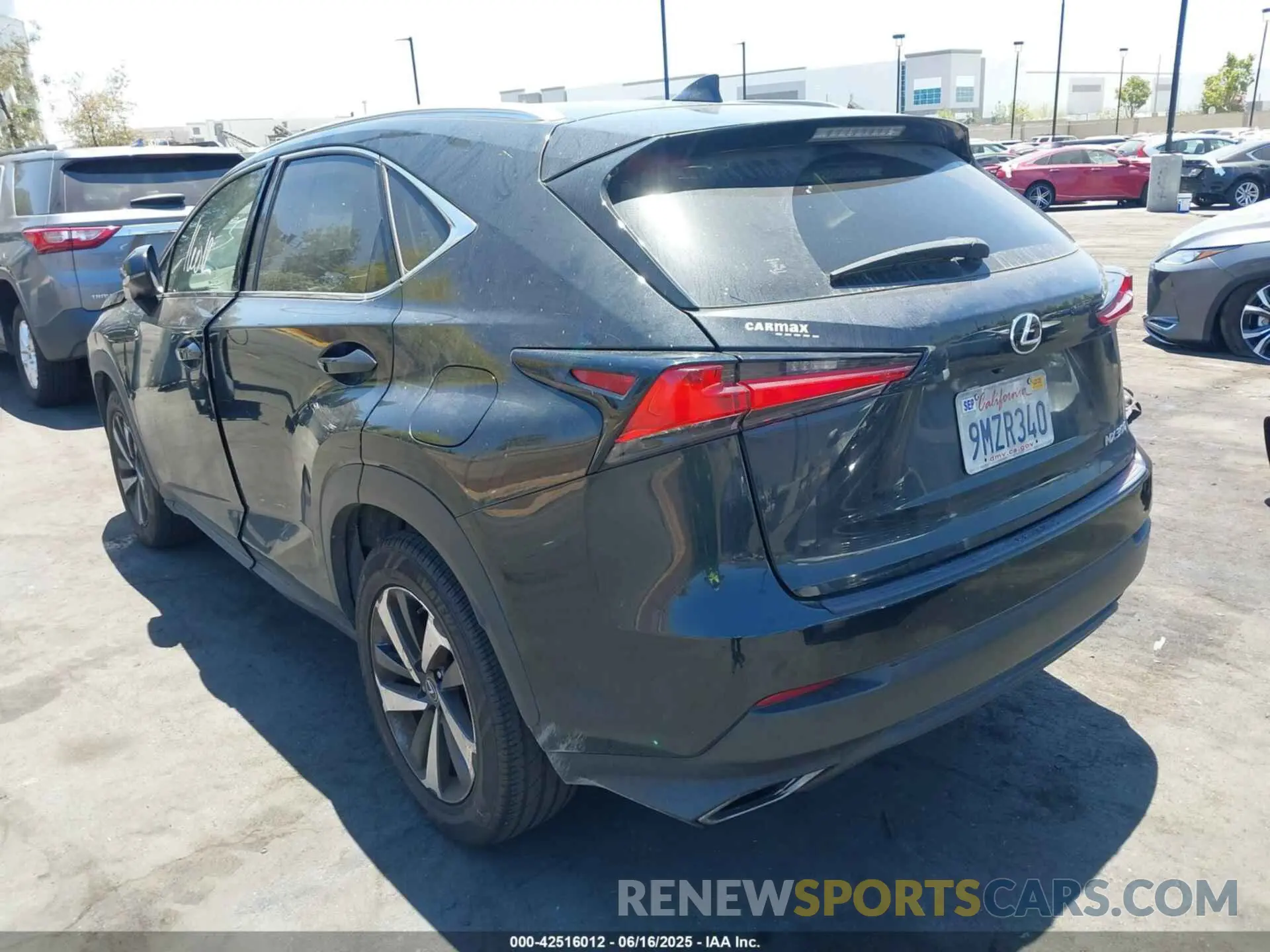 3 fotografías del automóvil dañado JTJGARBZ2M5033664 LEXUS NX 300 2021