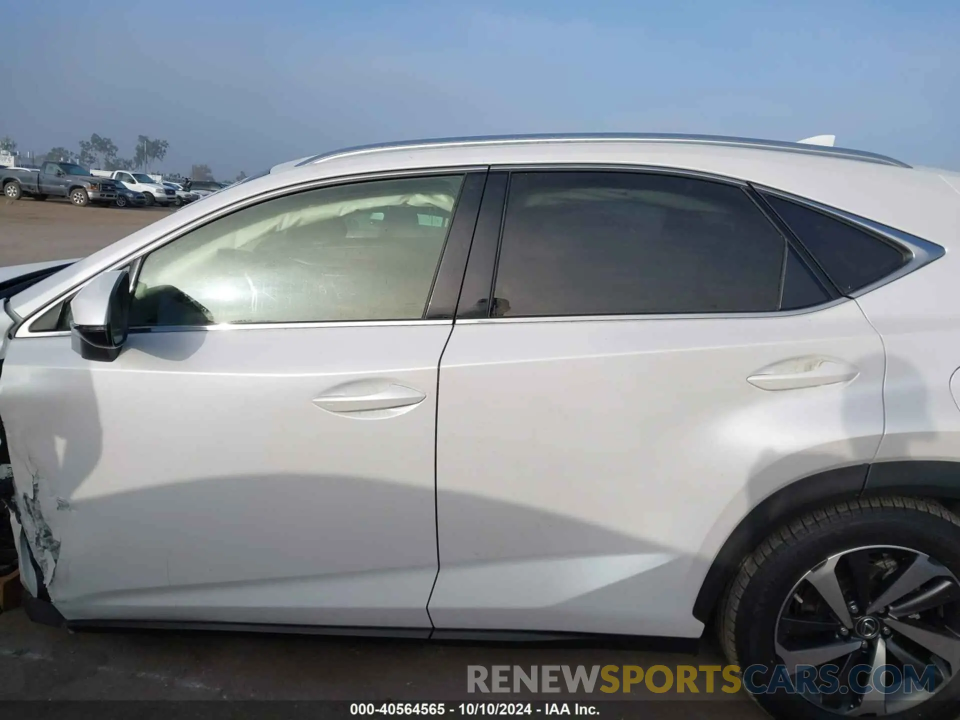 14 fotografías del automóvil dañado JTJGARBZ7M5028332 LEXUS NX 300 2021