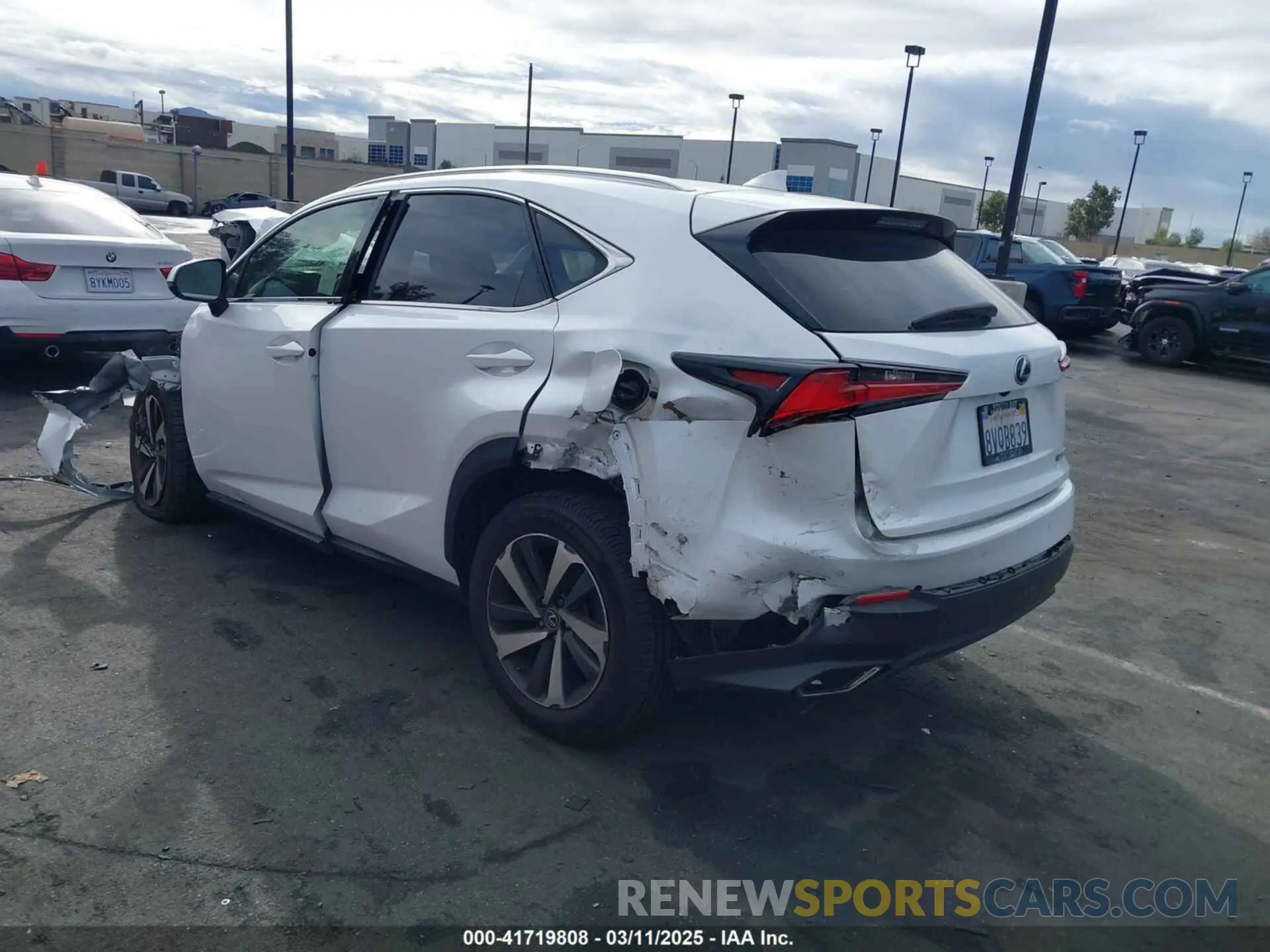 3 fotografías del automóvil dañado JTJGARBZ9M5028428 LEXUS NX 300 2021