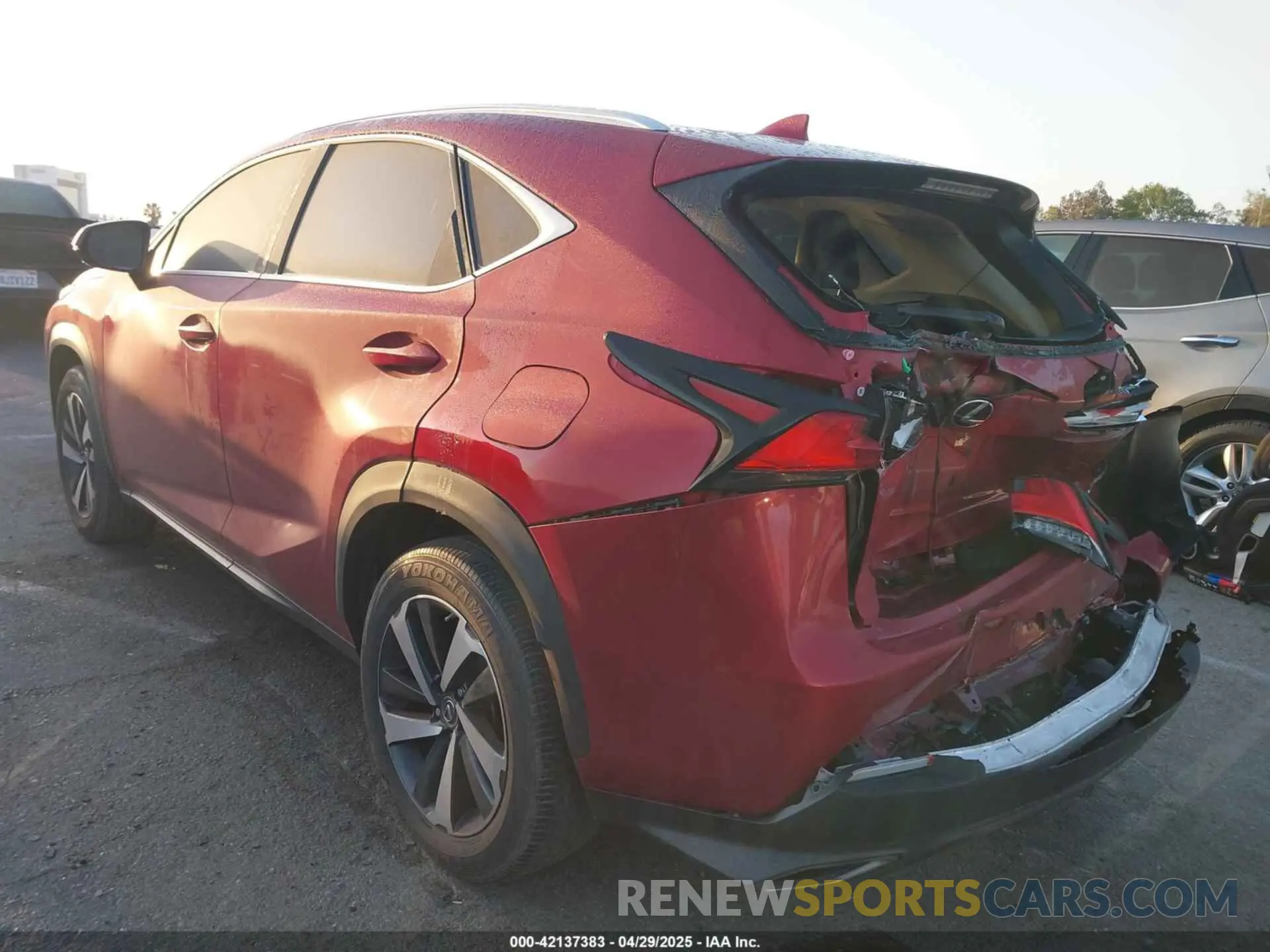 3 fotografías del automóvil dañado JTJGARBZXM5027773 LEXUS NX 300 2021