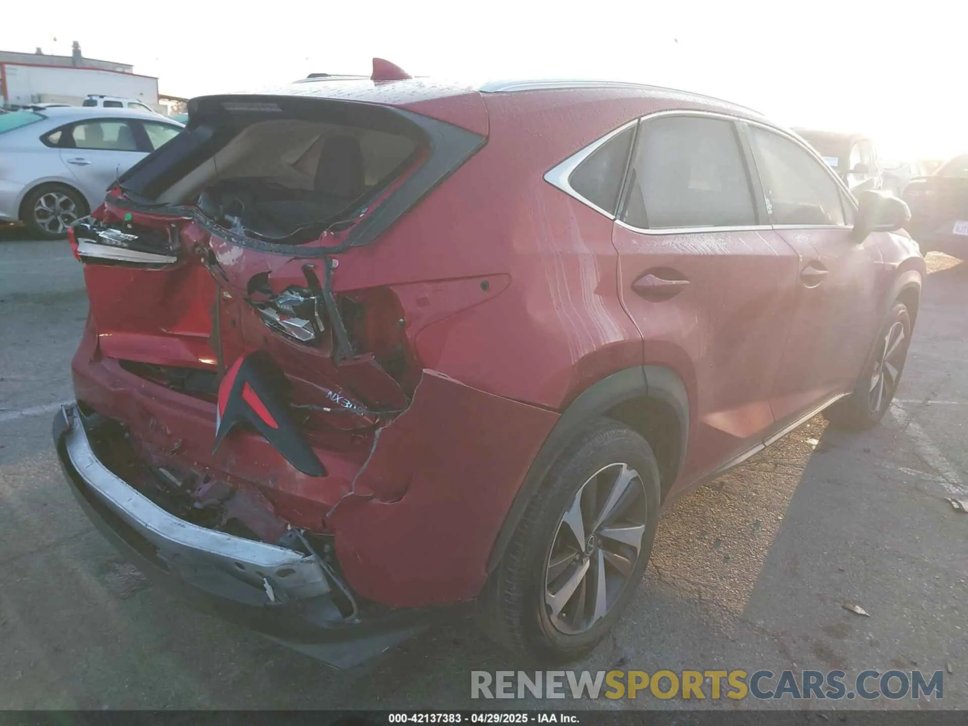 4 fotografías del automóvil dañado JTJGARBZXM5027773 LEXUS NX 300 2021