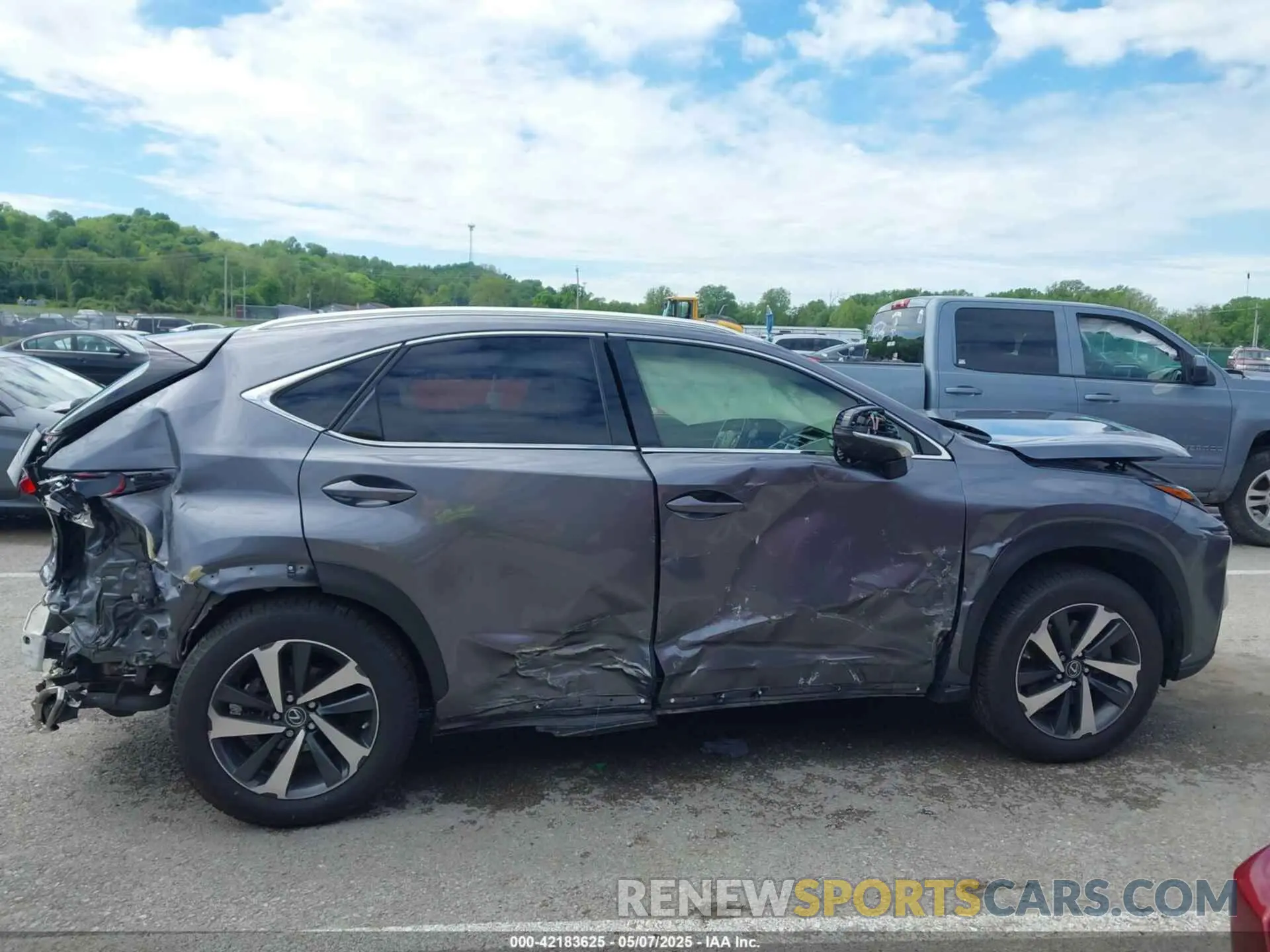 13 fotografías del automóvil dañado JTJGARDZ8M2250070 LEXUS NX 300 2021