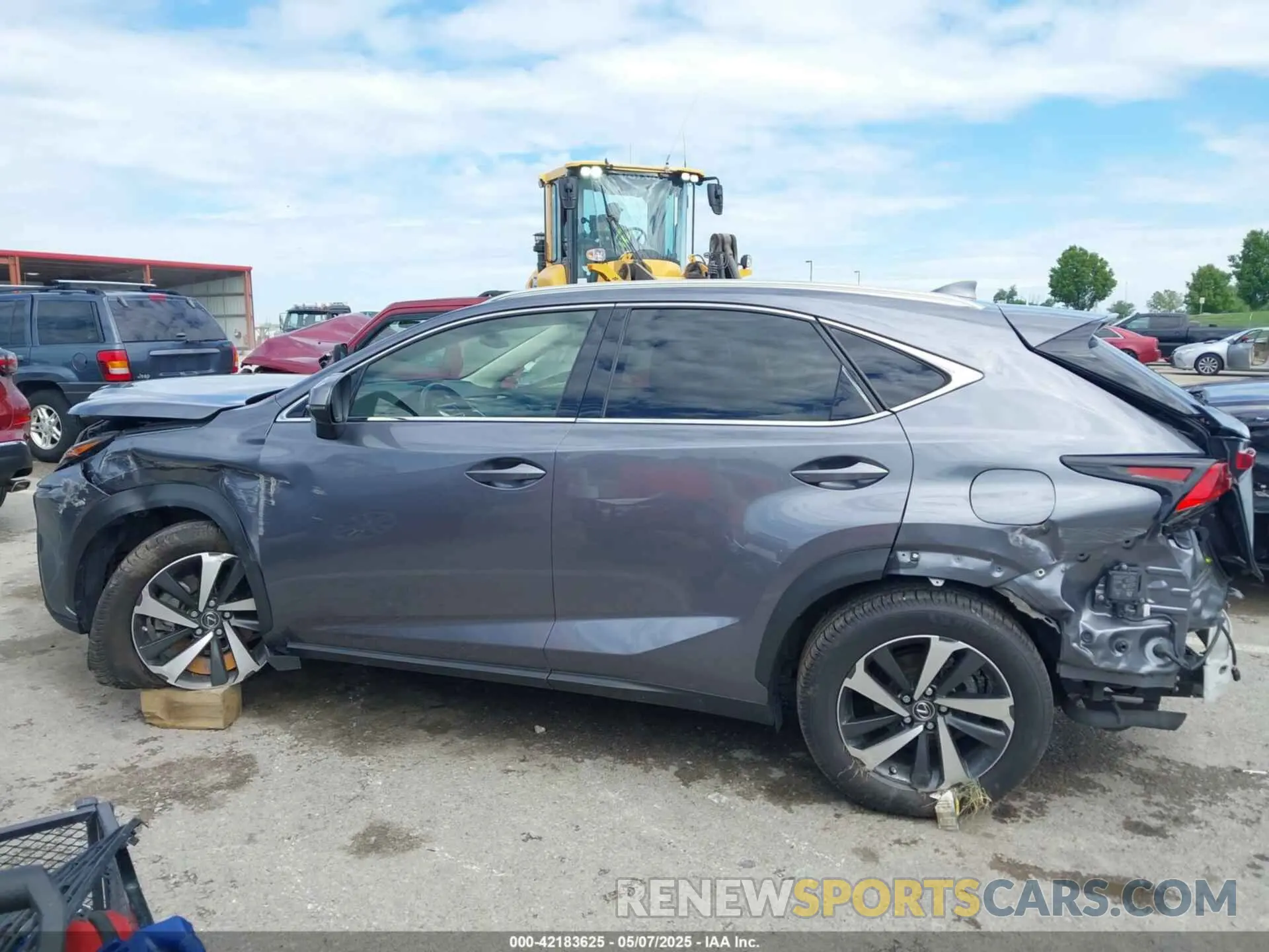 14 fotografías del automóvil dañado JTJGARDZ8M2250070 LEXUS NX 300 2021