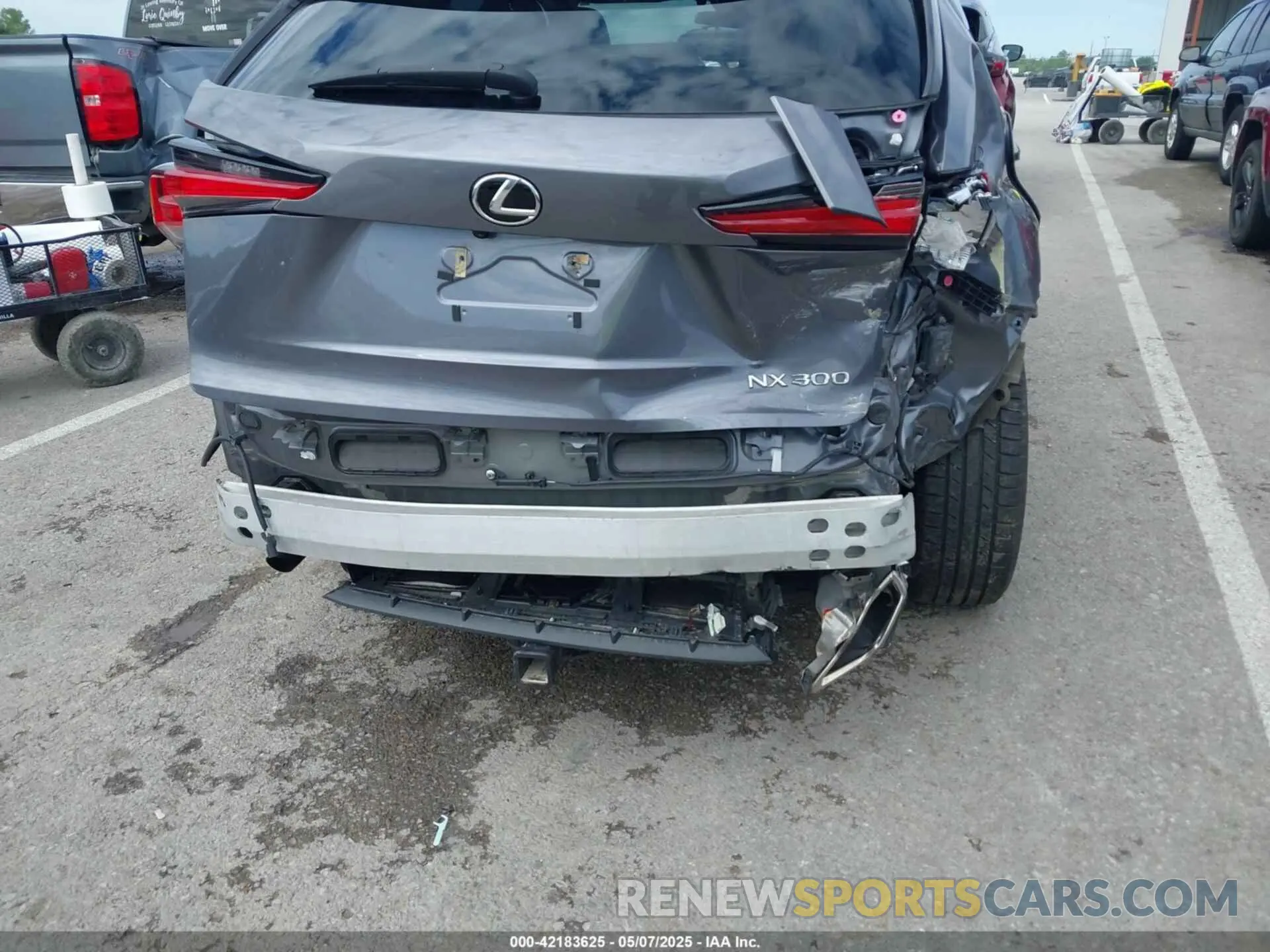 18 fotografías del automóvil dañado JTJGARDZ8M2250070 LEXUS NX 300 2021