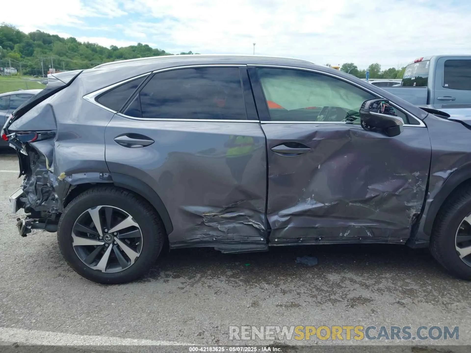 20 fotografías del automóvil dañado JTJGARDZ8M2250070 LEXUS NX 300 2021