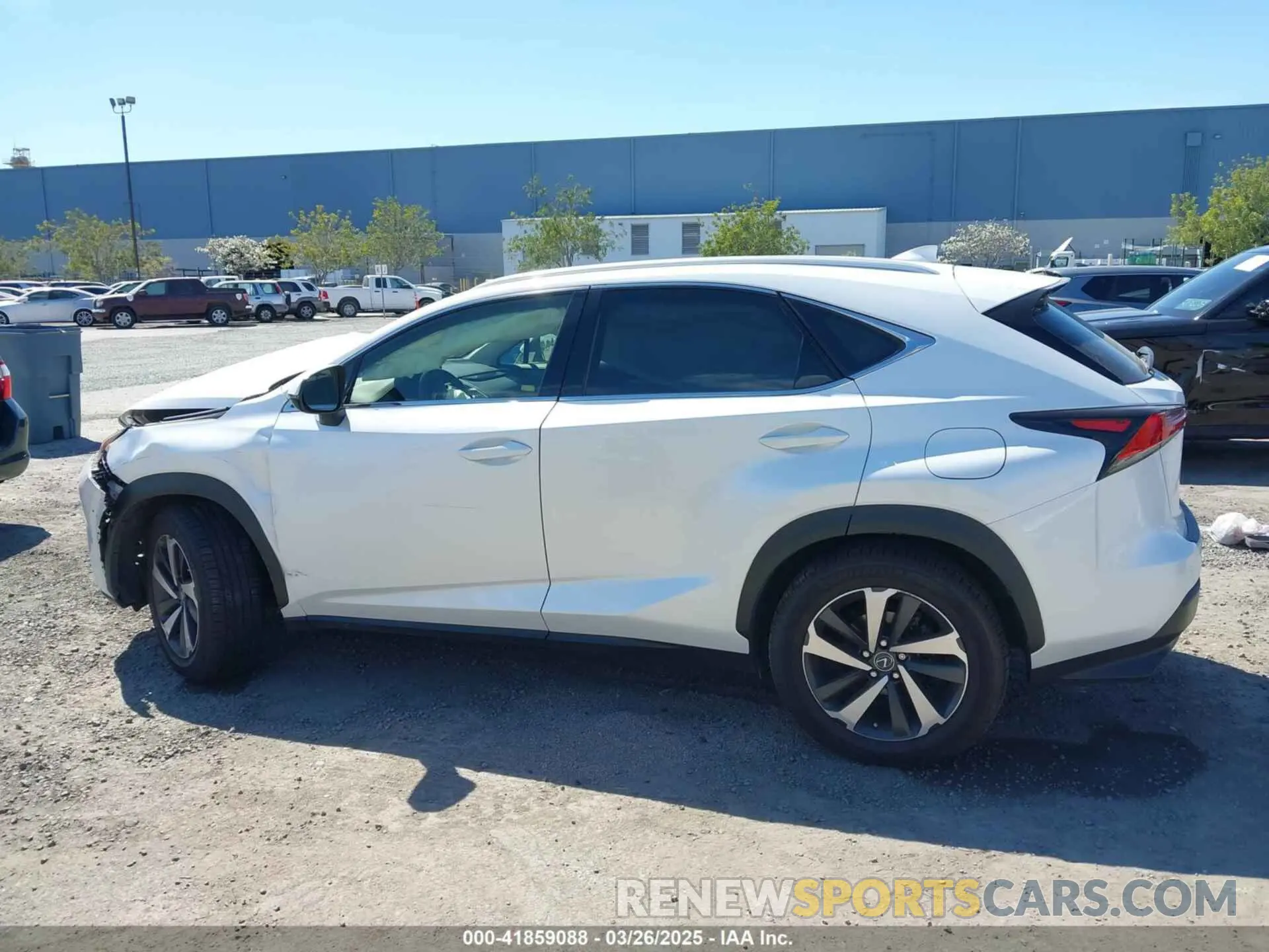 13 fotografías del automóvil dañado JTJGARDZ8M5024318 LEXUS NX 300 2021