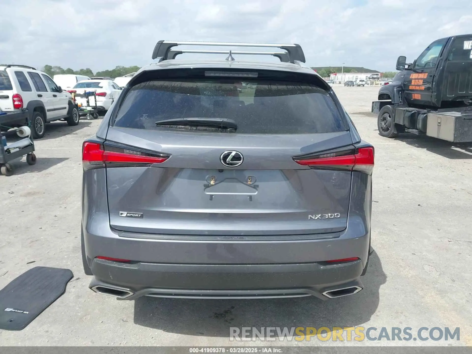 16 fotografías del automóvil dañado JTJSARBZ1M2198603 LEXUS NX 300 2021