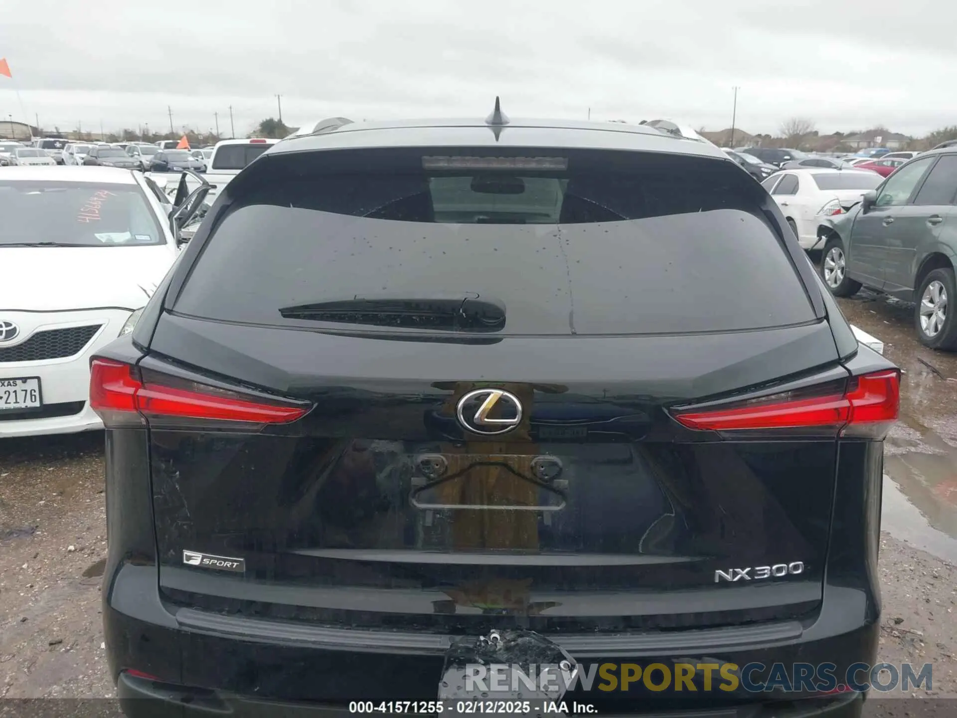 17 fotografías del automóvil dañado JTJSARBZ2M2190994 LEXUS NX 300 2021